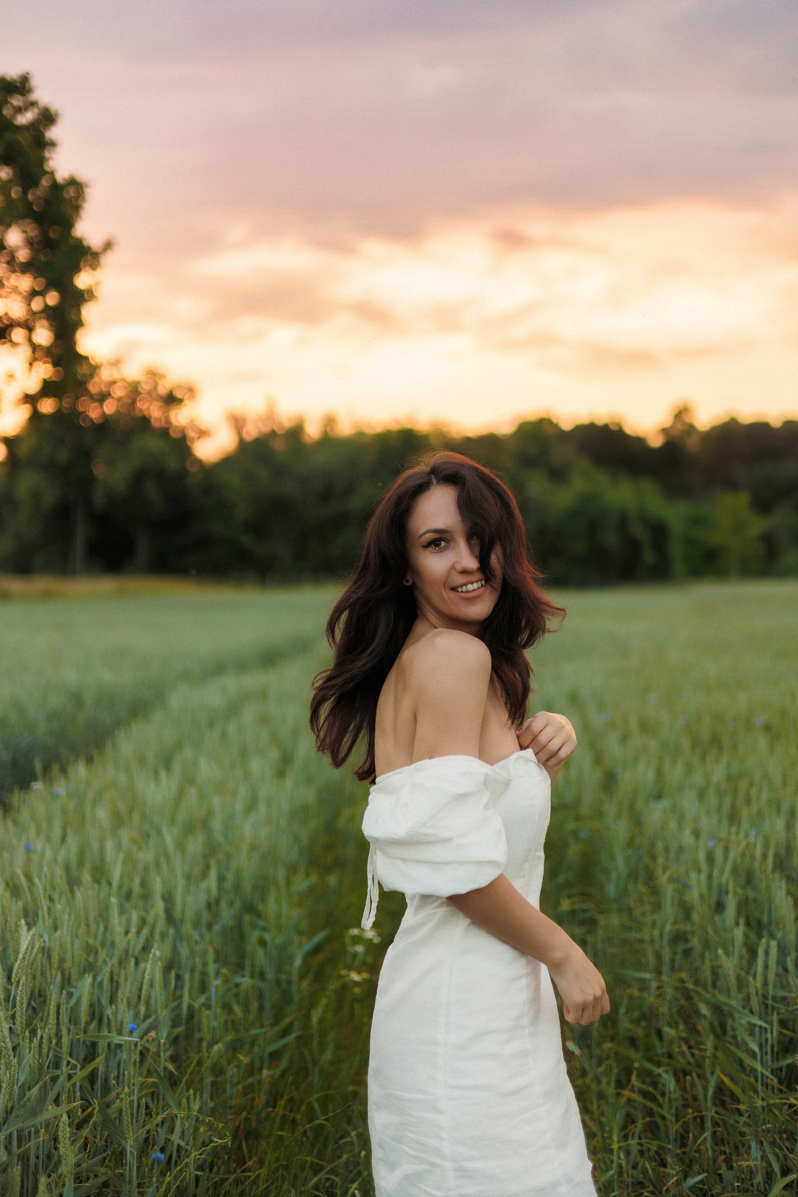 Golden Fields. Outdoor Portraits at Sunset | Feminine, Natural & Dreamy. Kristina Kozheltsova- Soulful Portrait&Lifestyle&Love Story Photographer in Leipzig, Germany