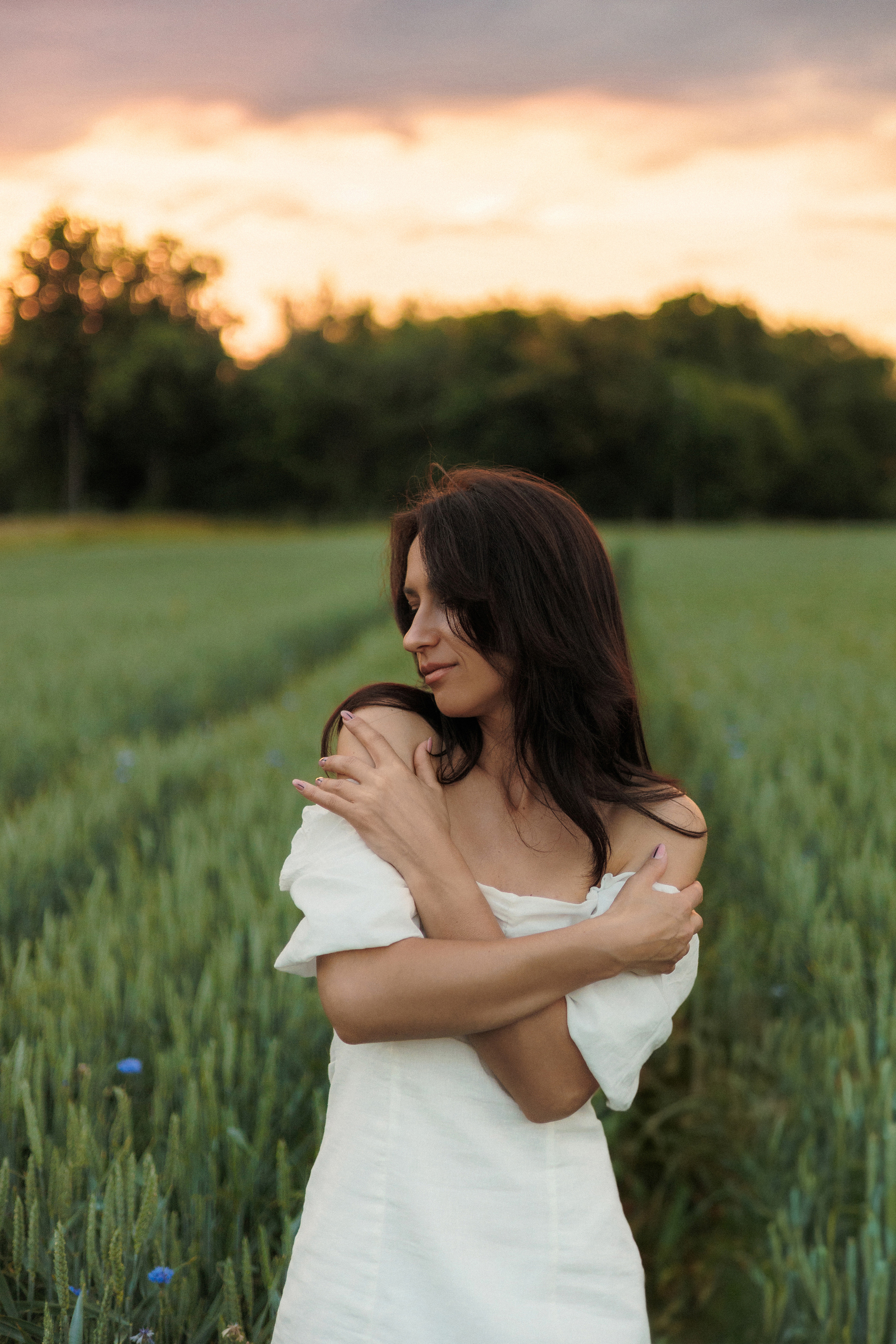 Golden Fields. Outdoor Portraits at Sunset | Feminine, Natural & Dreamy. Kristina Kozheltsova- Soulful Portrait&Lifestyle&Love Story Photographer in Leipzig, Germany
