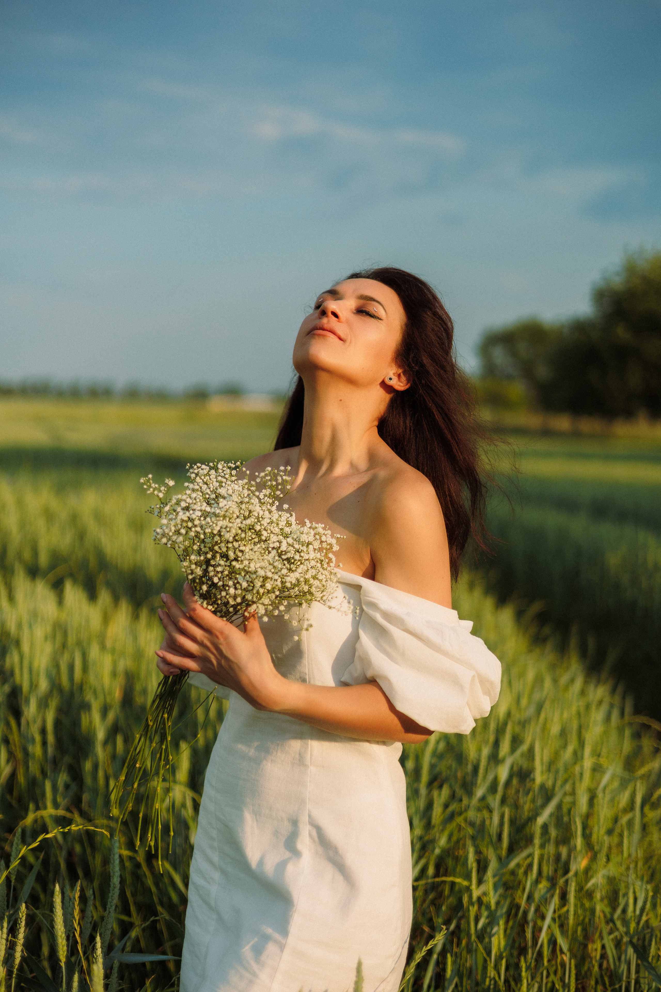 Golden Fields. Outdoor Portraits at Sunset | Feminine, Natural & Dreamy. Kristina Kozheltsova- Soulful Portrait&Lifestyle&Love Story Photographer in Leipzig, Germany