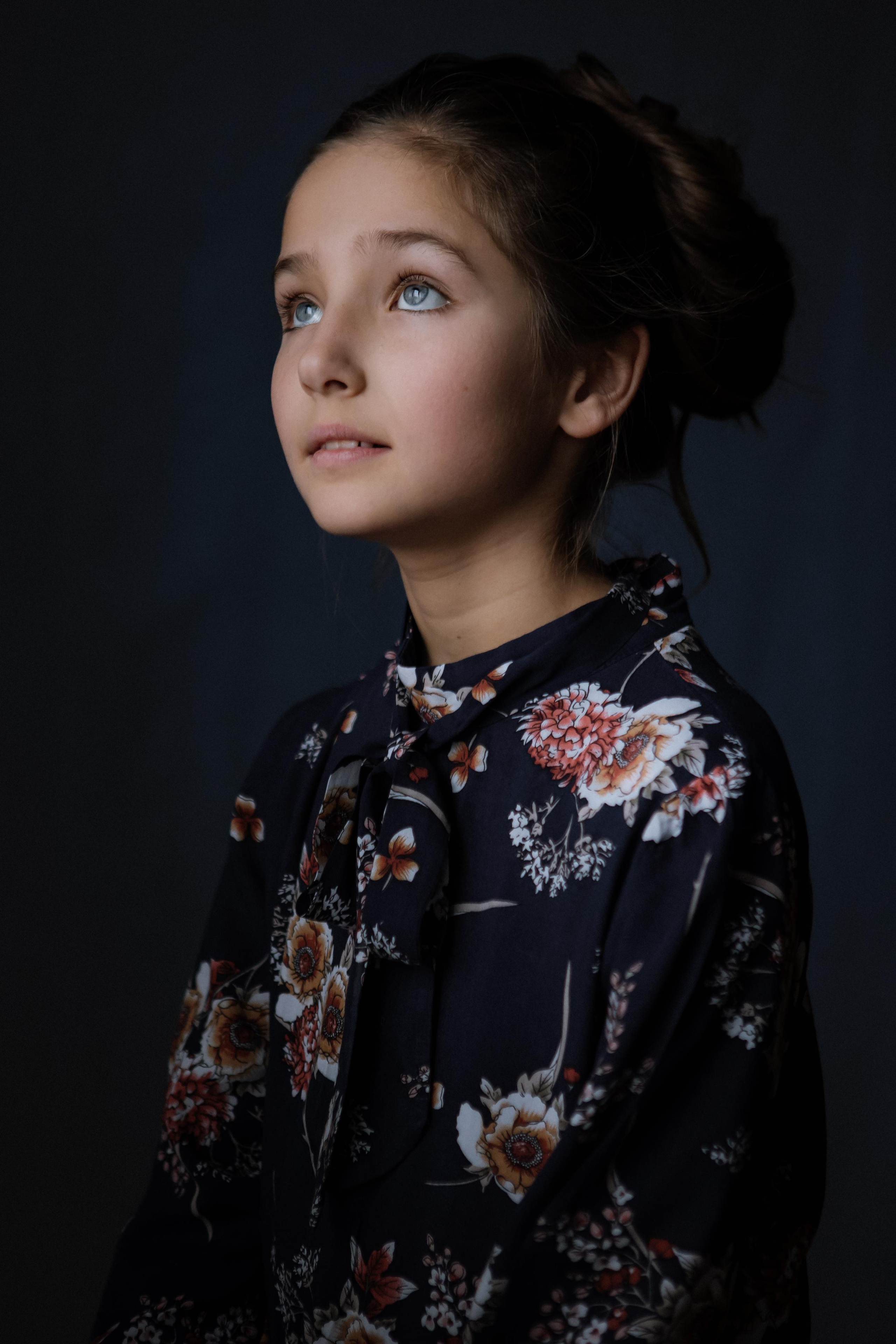 Kinderportrait Lindenberg, Kinderfotografie Allgäu, Portraitshooting Kinder Bayern, Professionelle Kinderportraits Lindenberg, Outdoor Kinderfotografie Allgäu, Studio Kinderportrait Bayern, Einzelportrait Kinder Lindenberg, Kinderfotografie drinnen Allgäu, Kinder Lifestyle Shooting Bayern, Porträtfotografie Kinder Lindenberg