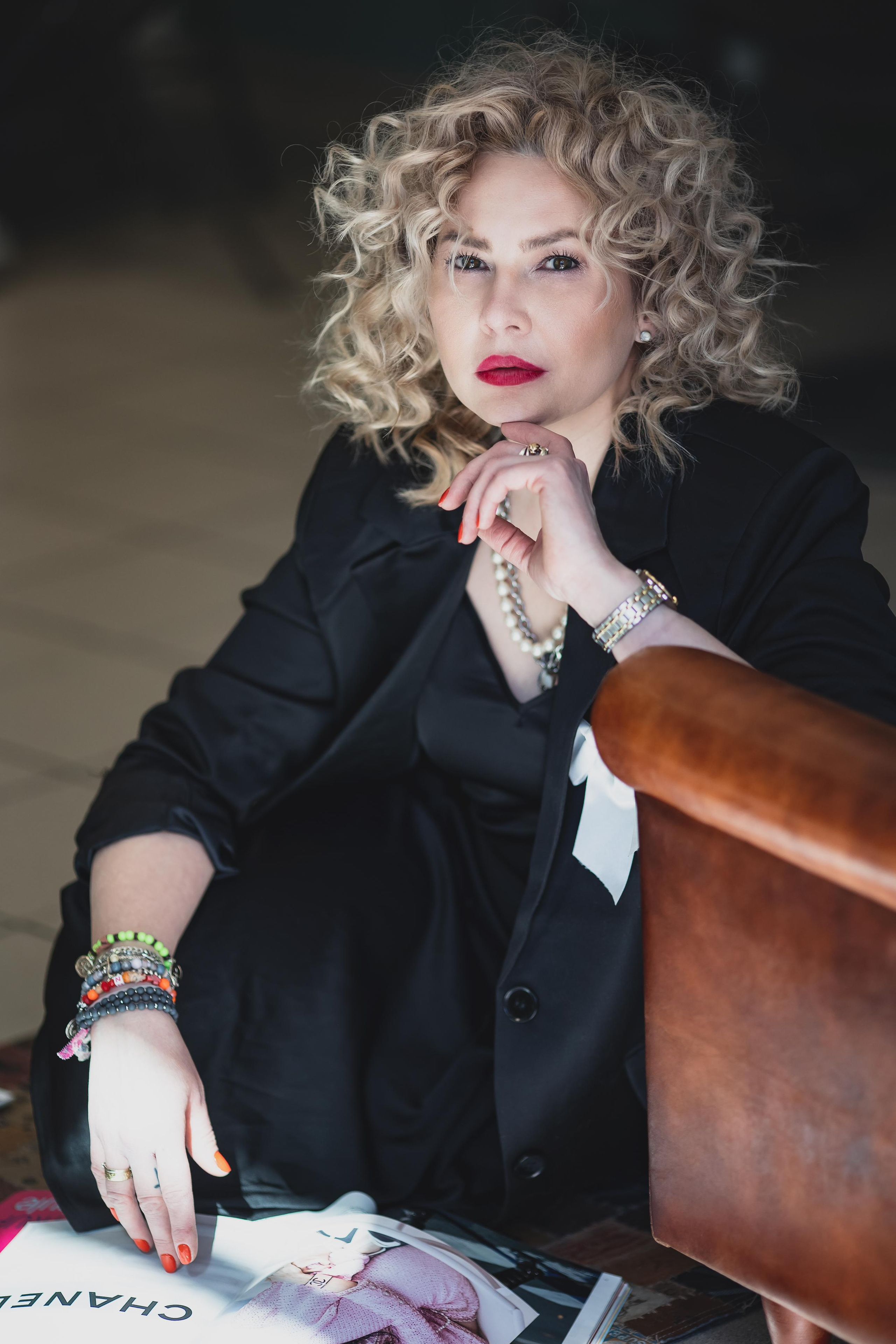 Frauenporträt, Frauenfoto, Porträt, Frauenfotoshooting. Adelya Tomin