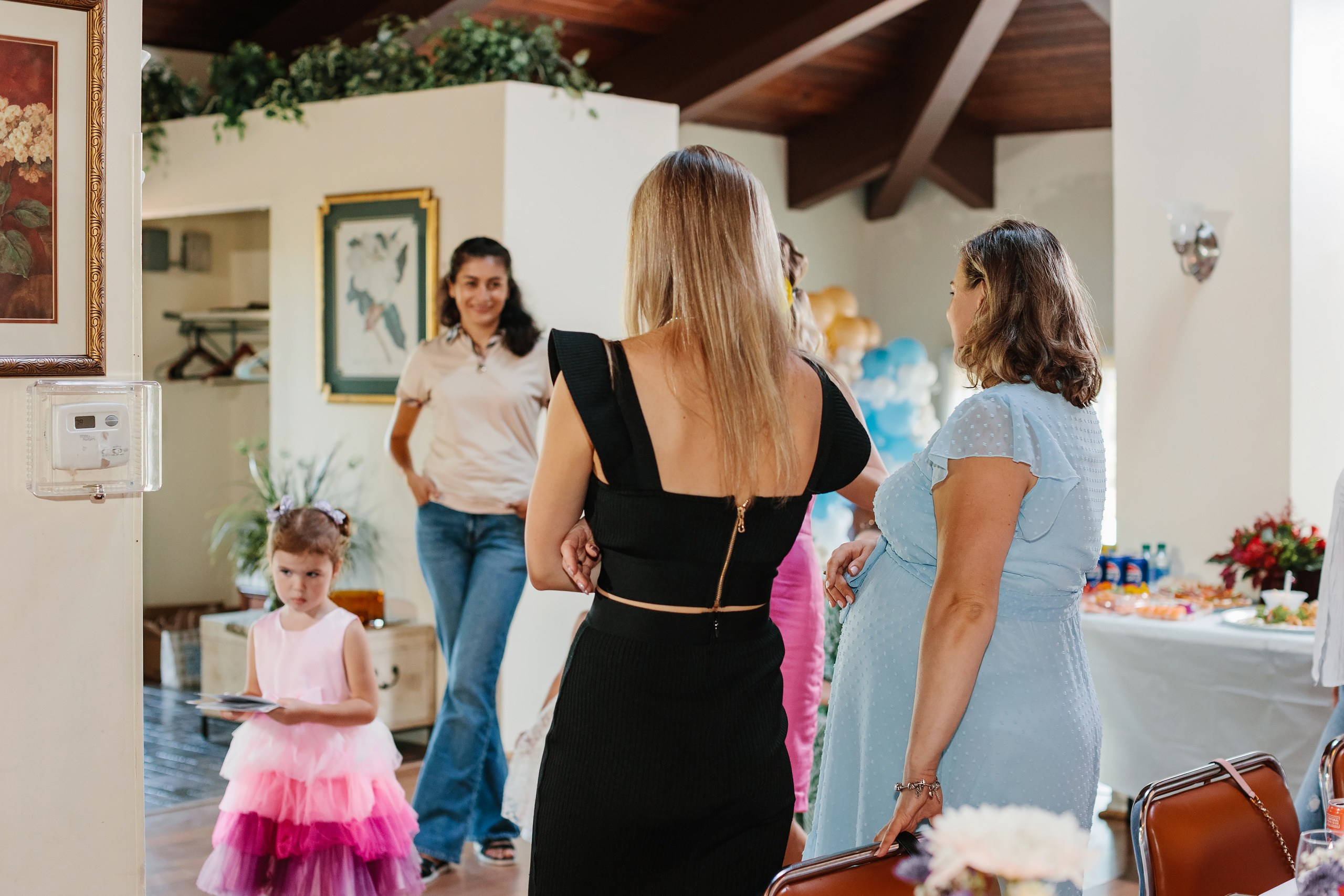 10.01.2022 Baby shower. Wedding family event photographer in Chicago Nick Yushevich