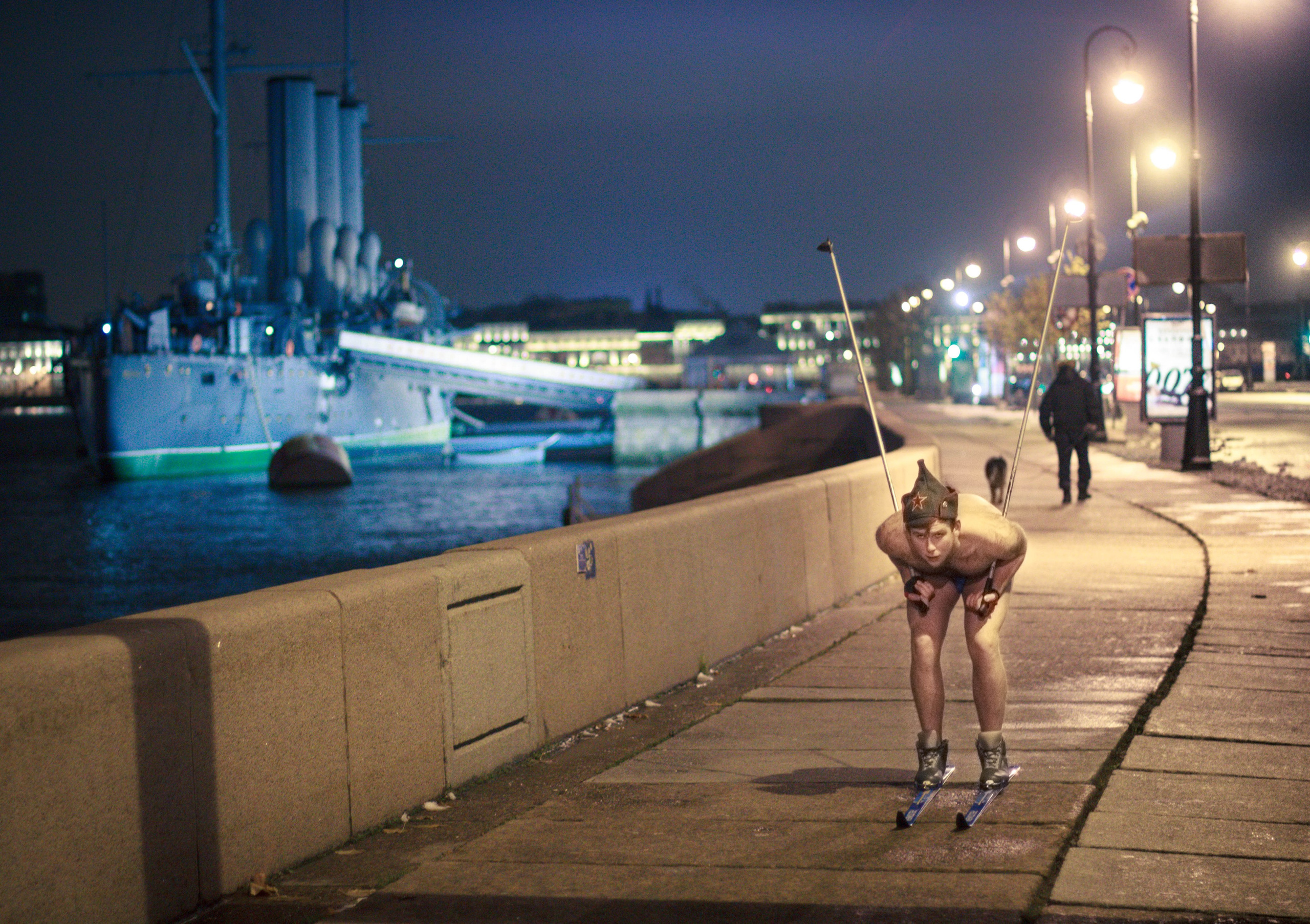 2013. Стрит-фотография, полная абсурда, идиотизма и красоты