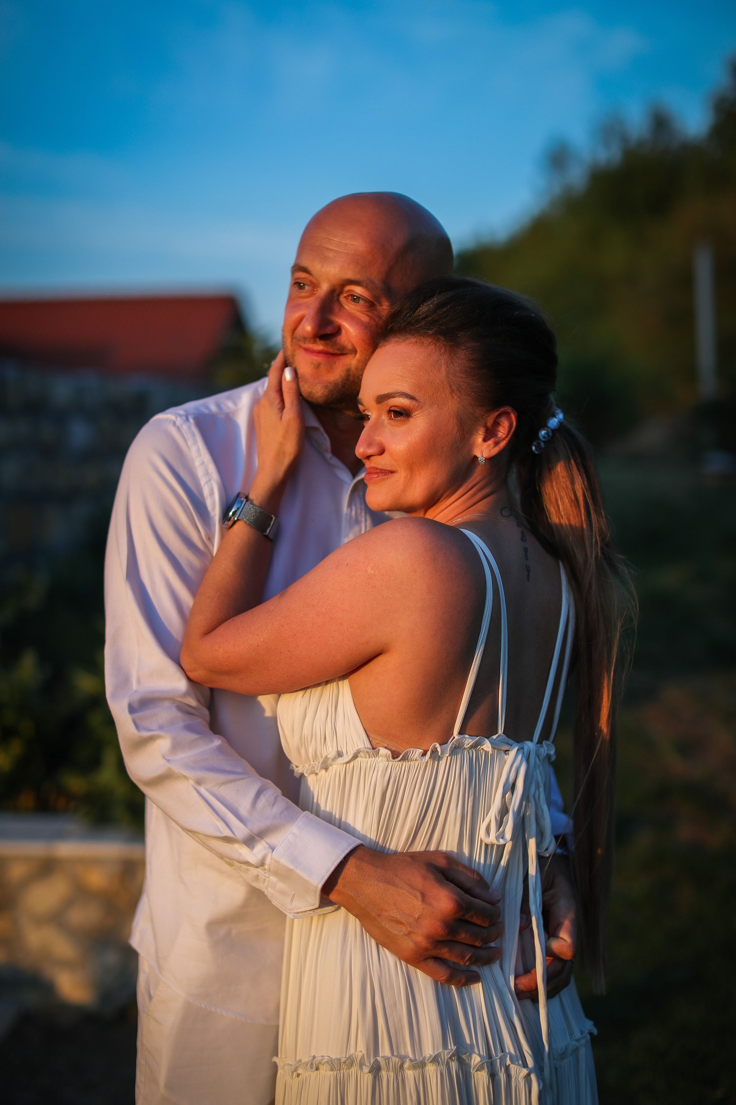 Nunta Cosmin și Simona de la La Moșu a fost exact genul de eveniment care demonstrează cât de frumoasă poate fi o nuntă în aer liber. Rares Bucur is a professional wedding photographer based in Cluj-Napoca, Romania, specializing in wedding photography