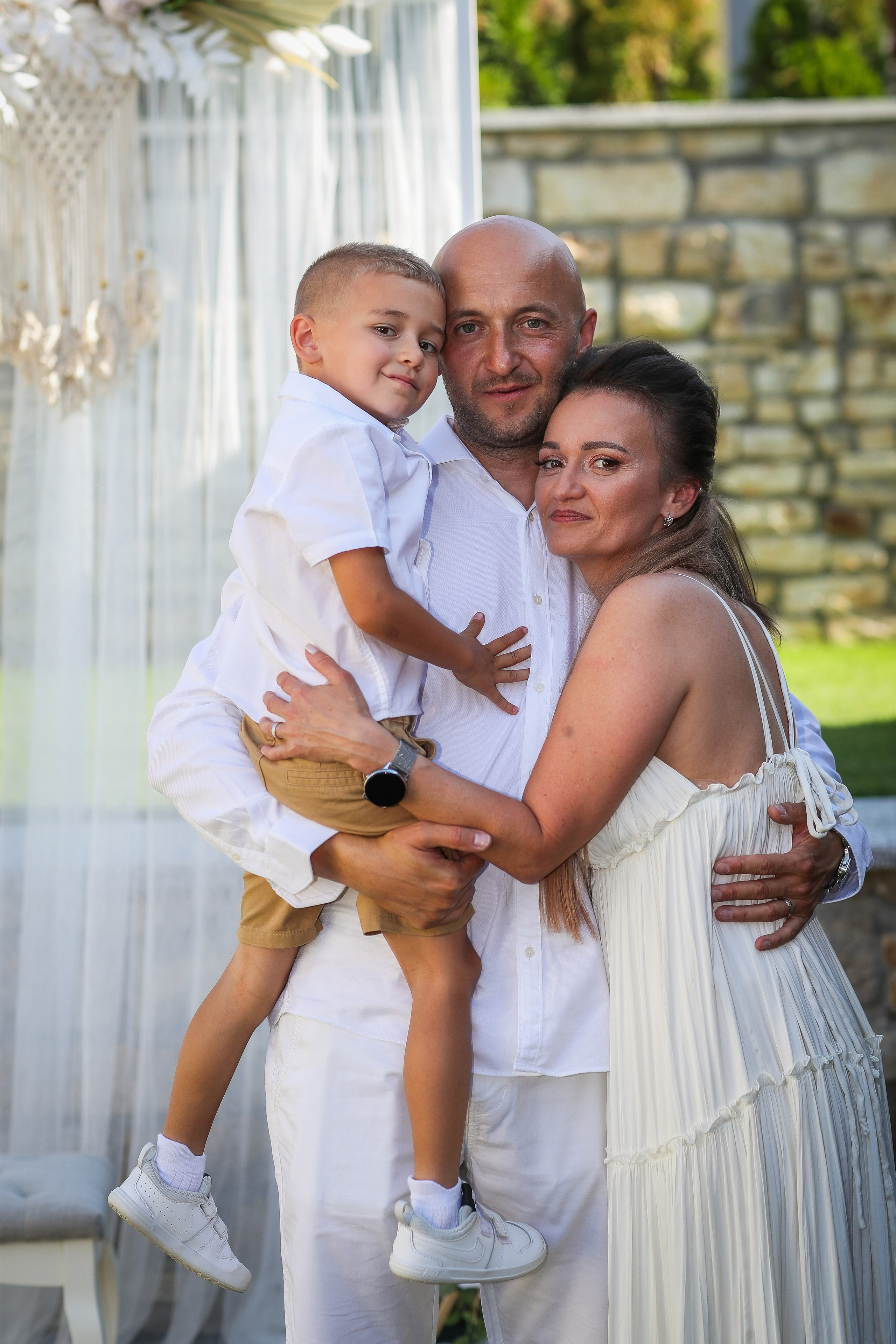 Nunta Cosmin și Simona de la La Moșu a fost exact genul de eveniment care demonstrează cât de frumoasă poate fi o nuntă în aer liber. Rares Bucur is a professional wedding photographer based in Cluj-Napoca, Romania, specializing in wedding photography