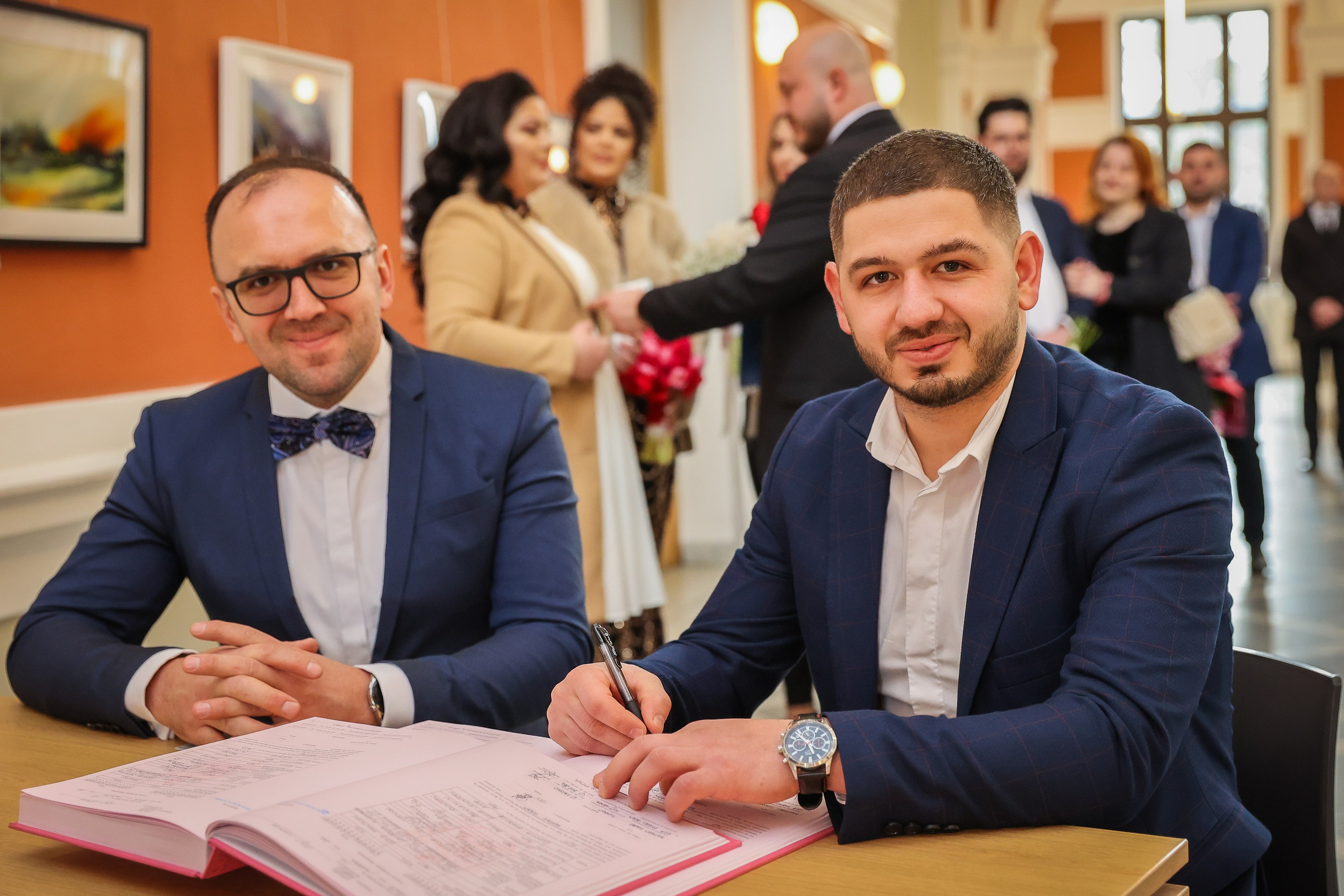 Andreea & Radu — simplu, autentic, al lor. Rares Bucur is a professional wedding photographer based in Cluj-Napoca, Romania, specializing in wedding photography