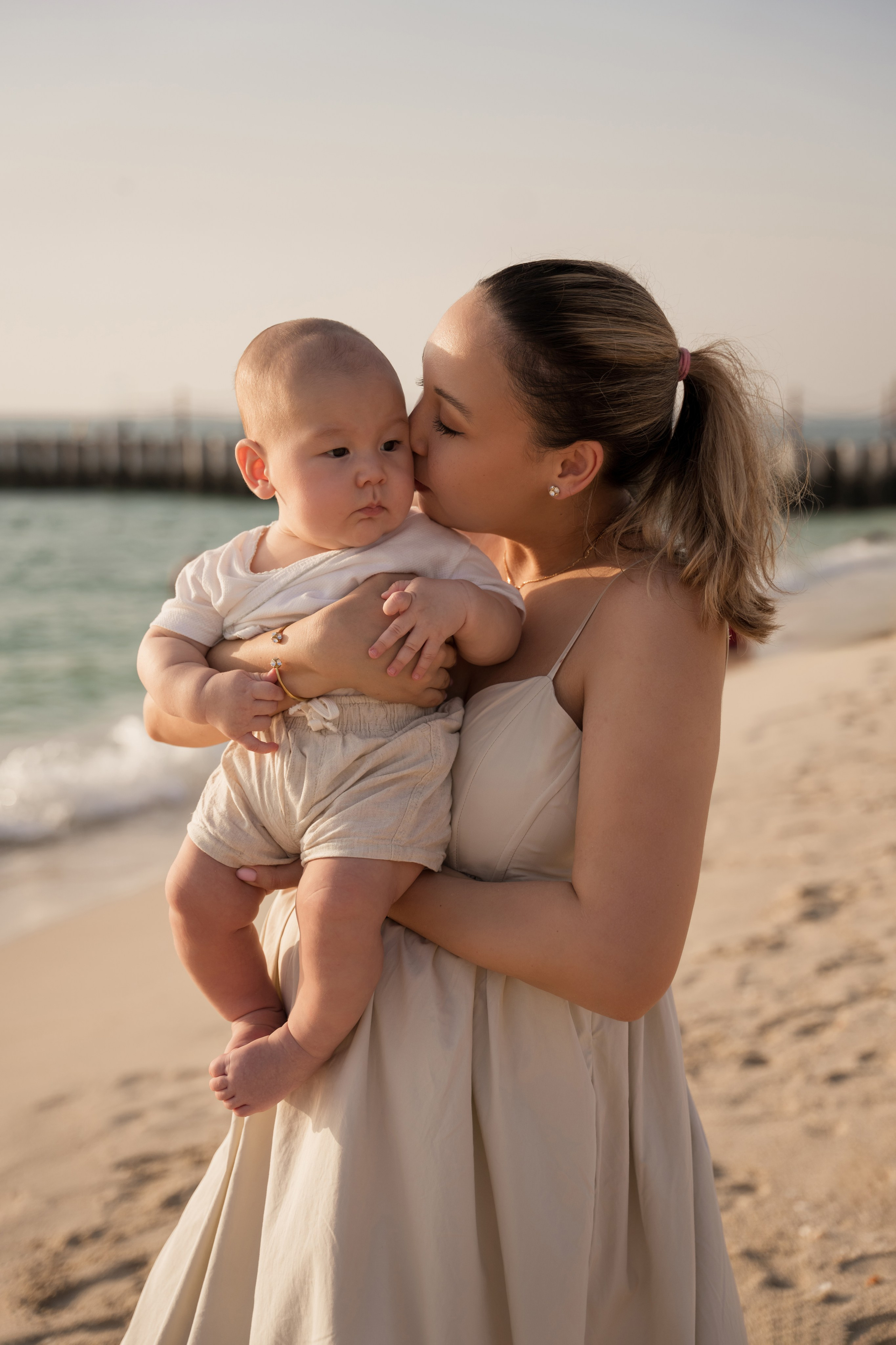 Waves and sun. Angela Iakovleva — Family Photographer in Dubai
