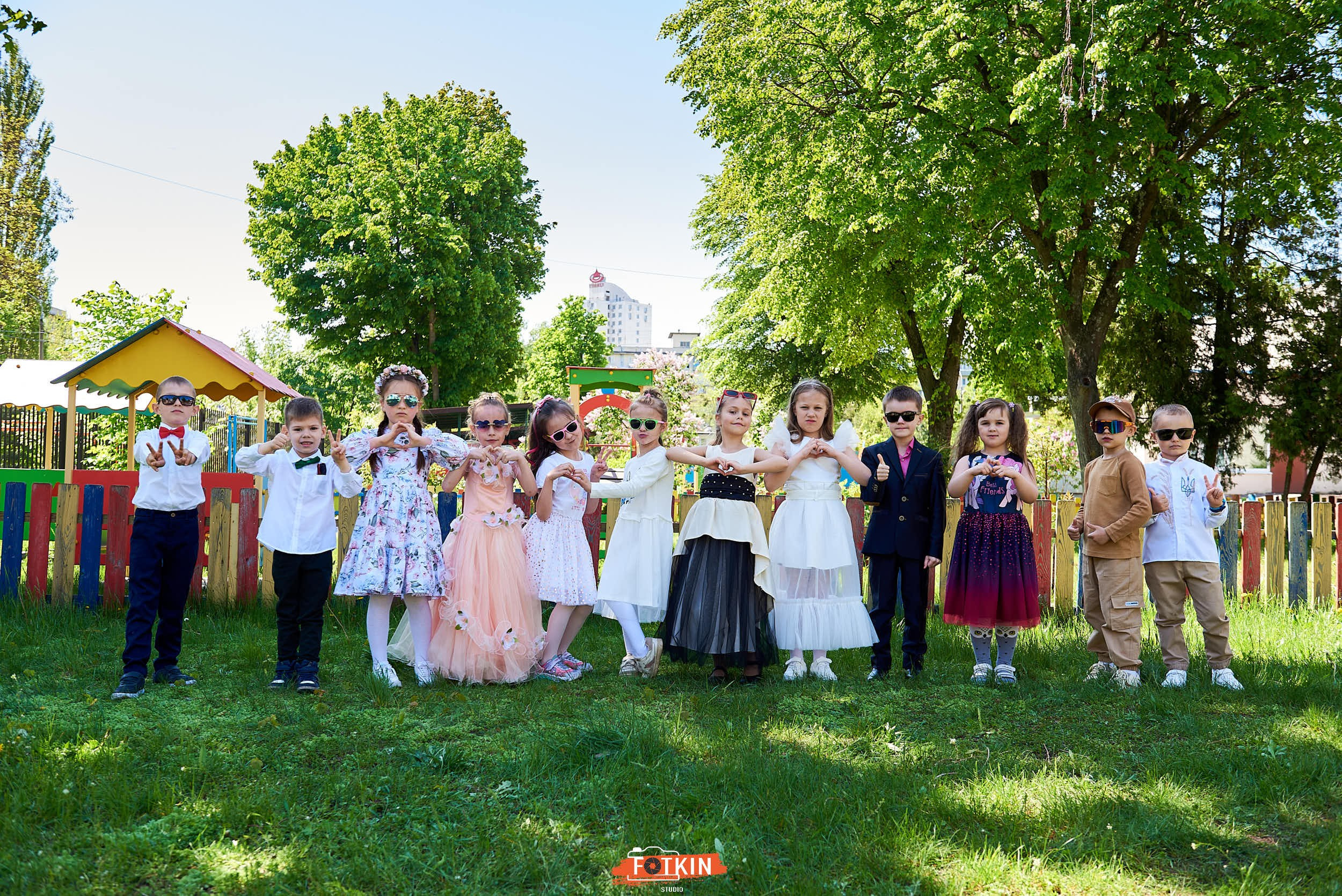 Випускний альбом в дитячому садку на замовлення Київ. Випускні альбоми фотокниги Київ та Дніпро