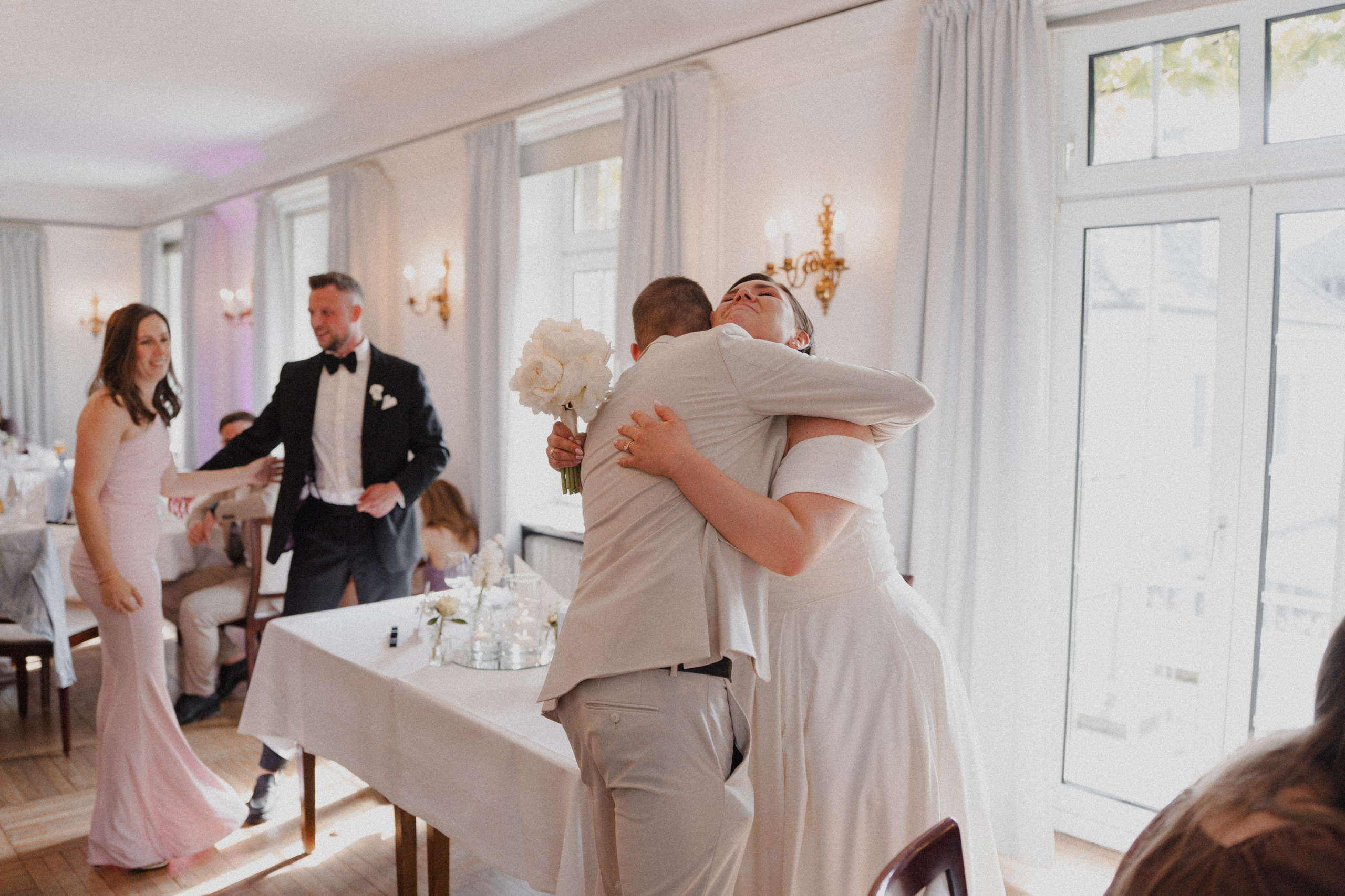 Jessica & Felix I Gesellschaft Harmonie Bochum. Hochzeitsfotografin Bochum | Halyna Reiche Fotografie NRW