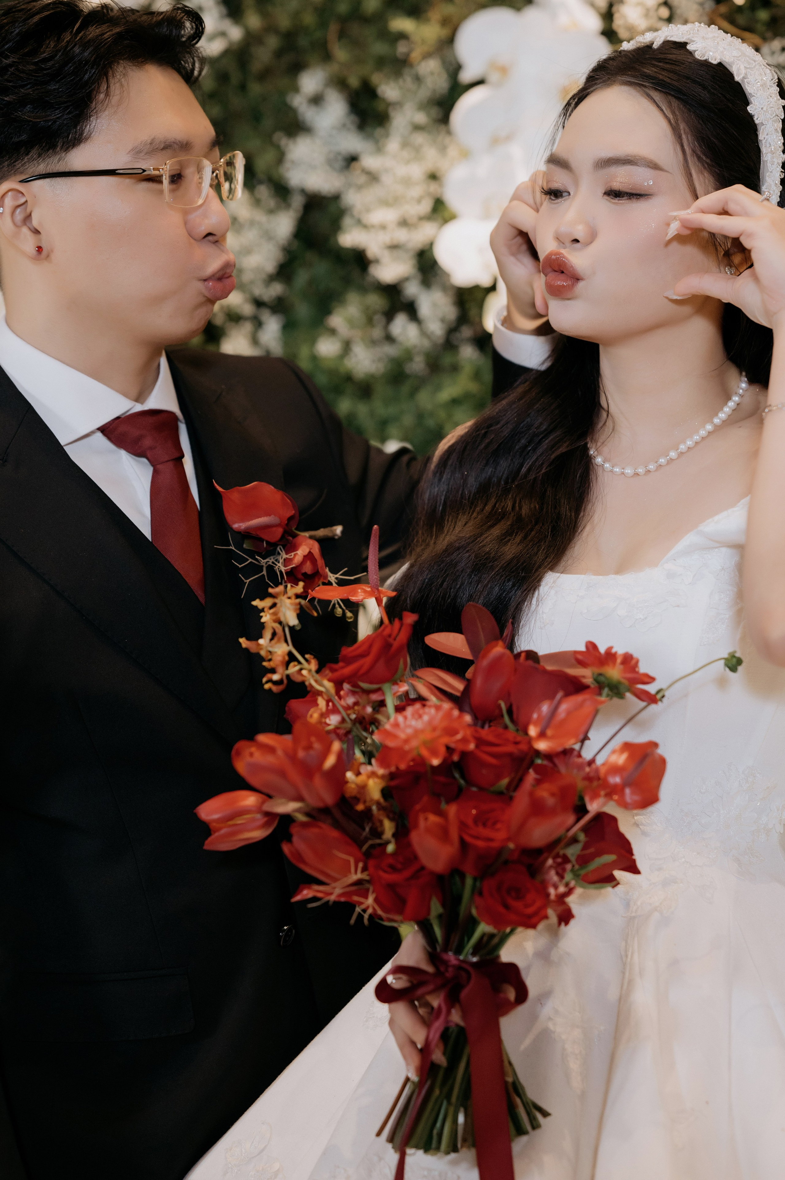 DAT & TU / Wedding Party. Saigon Wedding Present | Art Beyond Moments