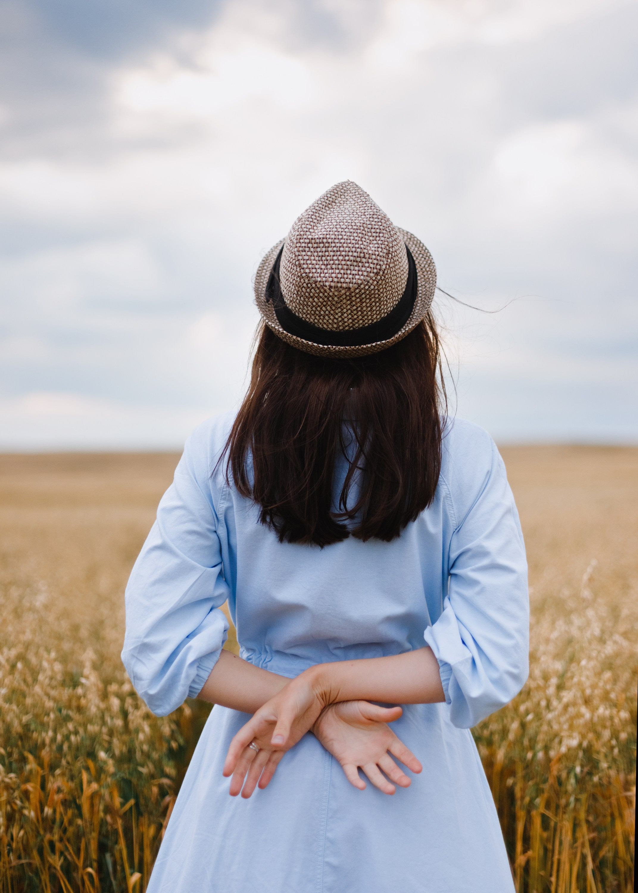 Katya | tenderness in the field. Kaja | fotograf psów we Wrocławiu