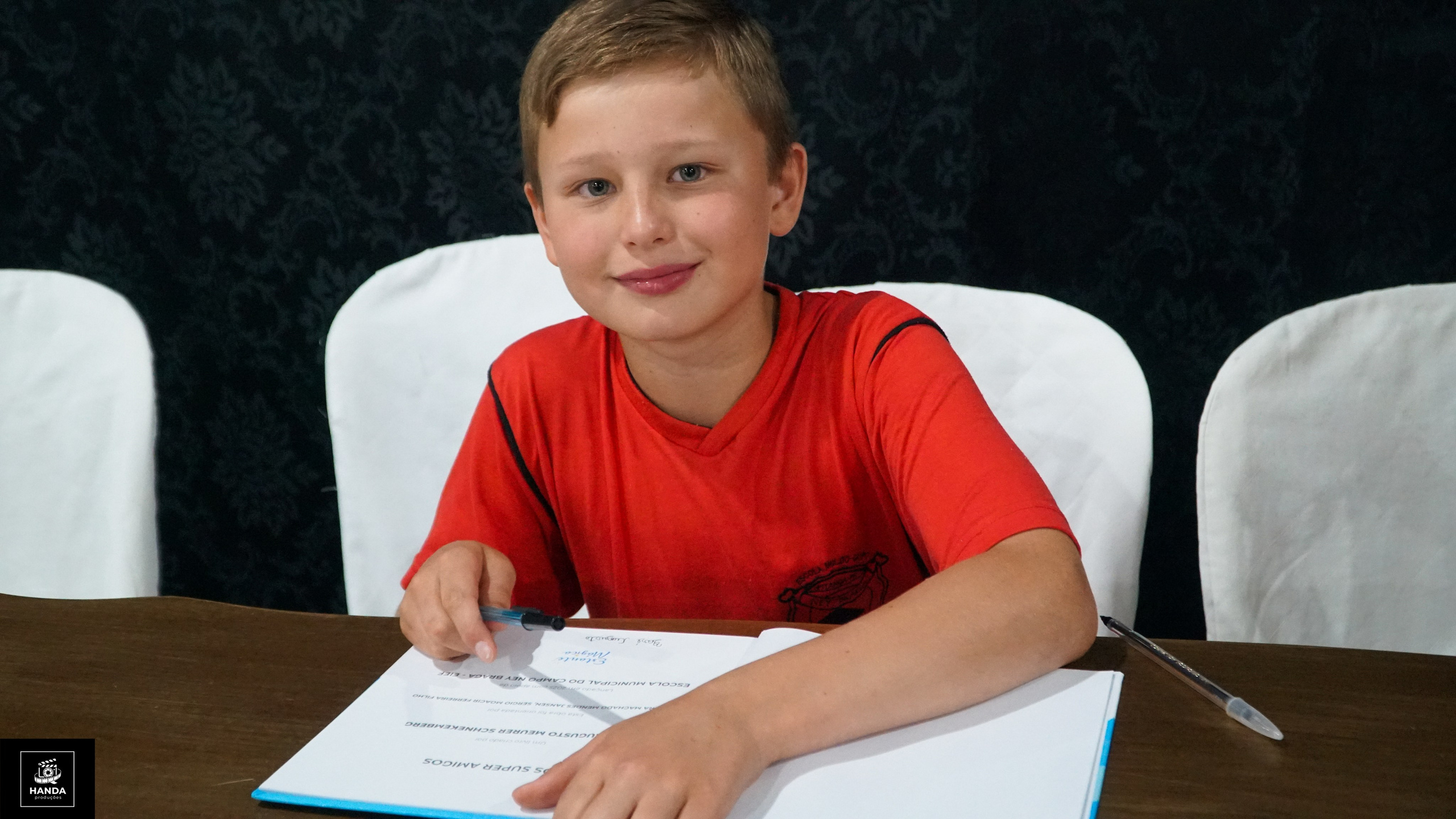 Noite autógrafos colégio Aurélio Buarque de Holanda. Handa Produções