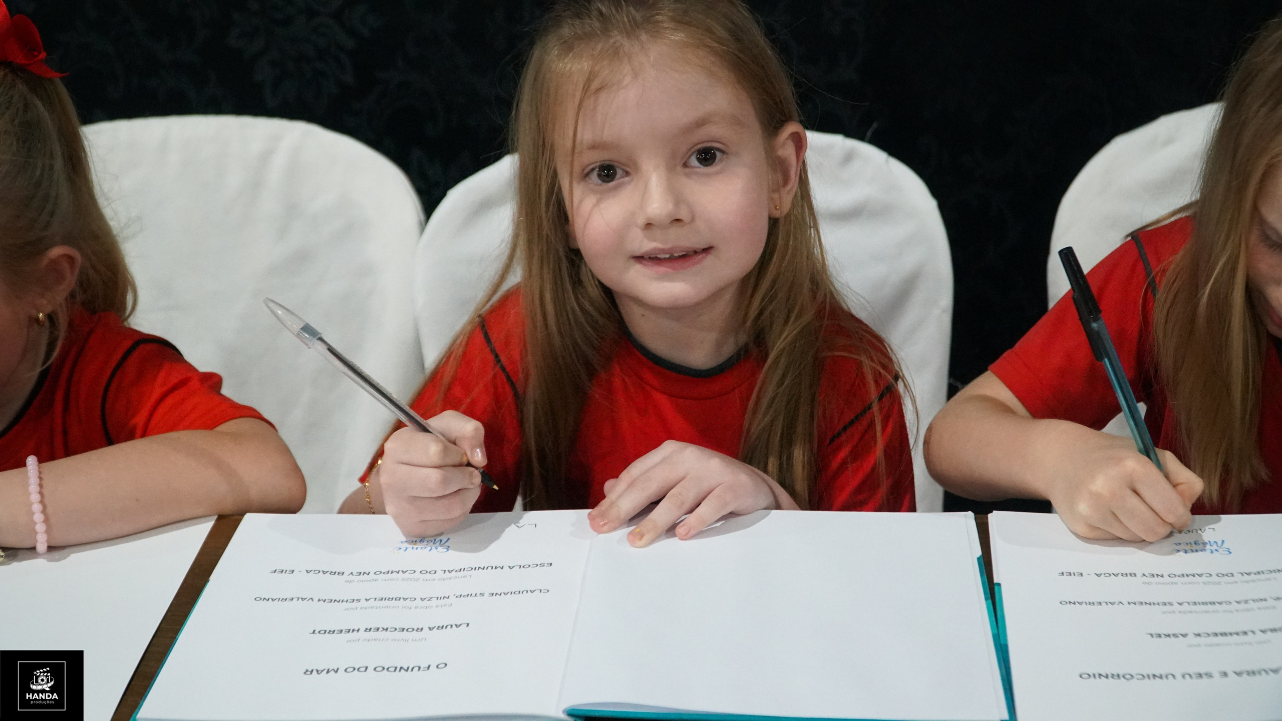 Noite autógrafos colégio Aurélio Buarque de Holanda. Handa Produções