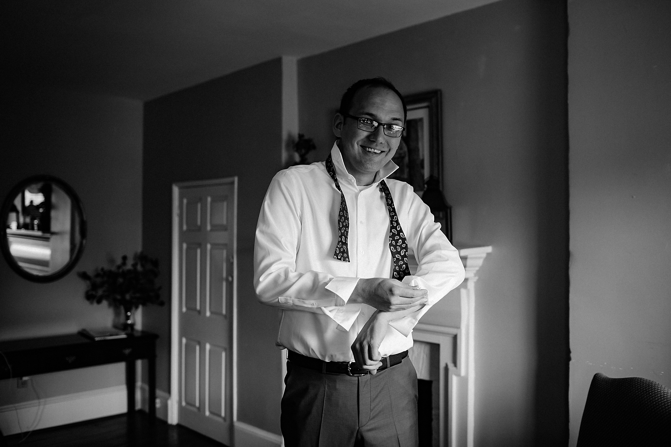 Фотограф в Ирландии Дублин свадьба утро фотки лучший топ свадебный красивая жених приготовление утро одевание