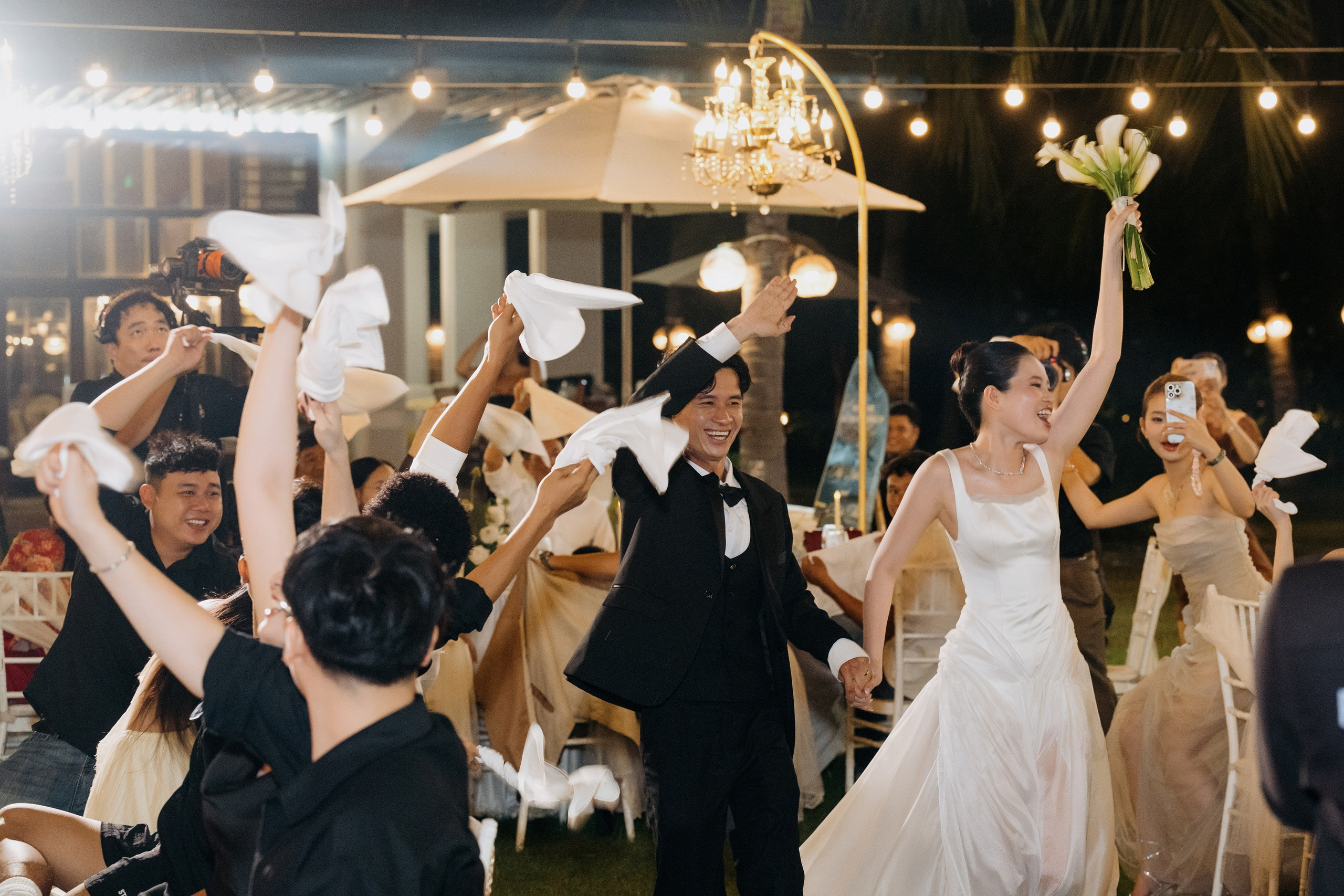DIEU & THINH/Destination Wedding. Nhiếp ảnh gia đám cưới hàng đầu tại Thành Phố Hồ Chí Minh