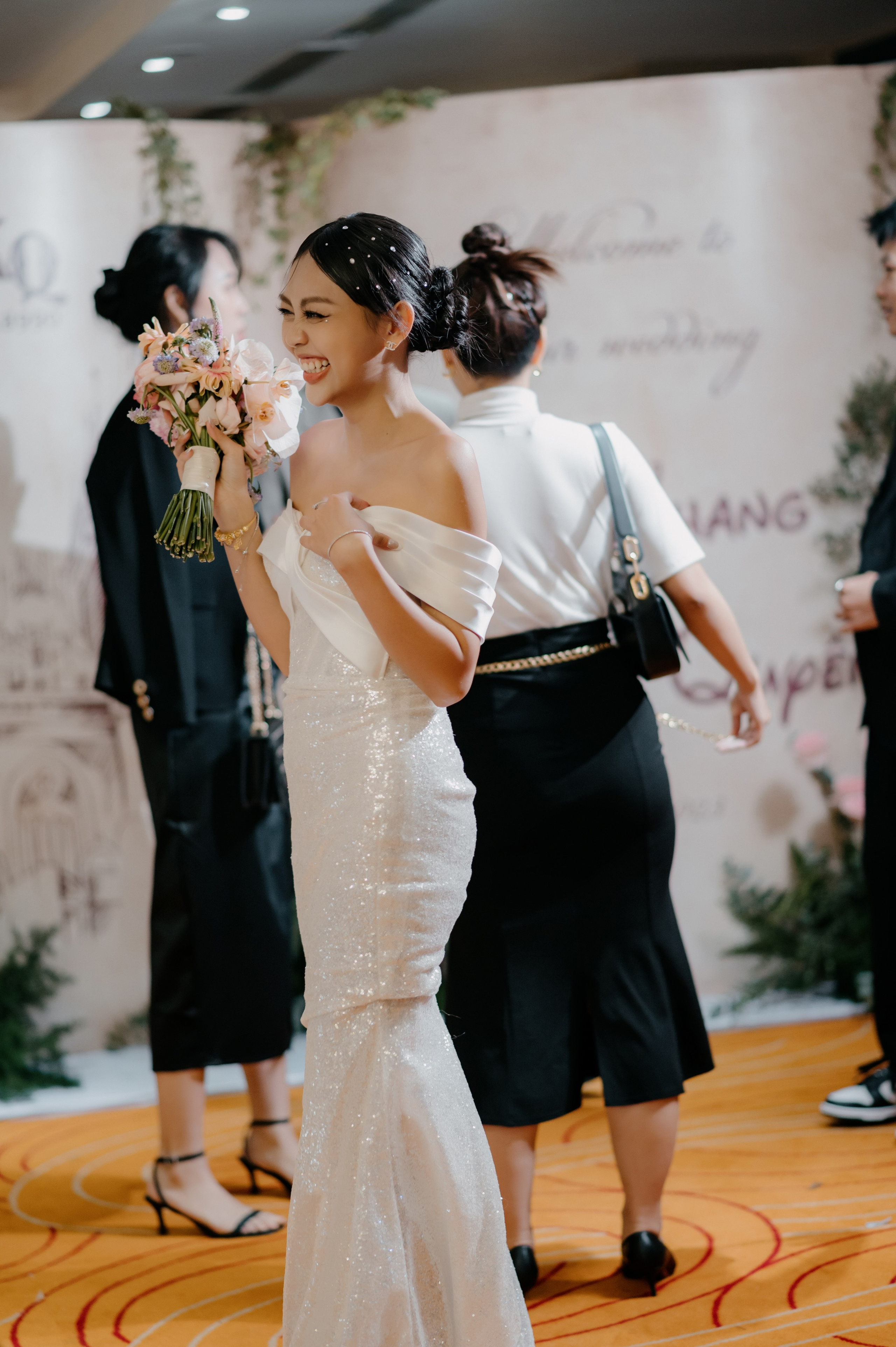 KHANG & QUYEN / Lavela Hotel. Saigon Wedding Present | Art Beyond Moments