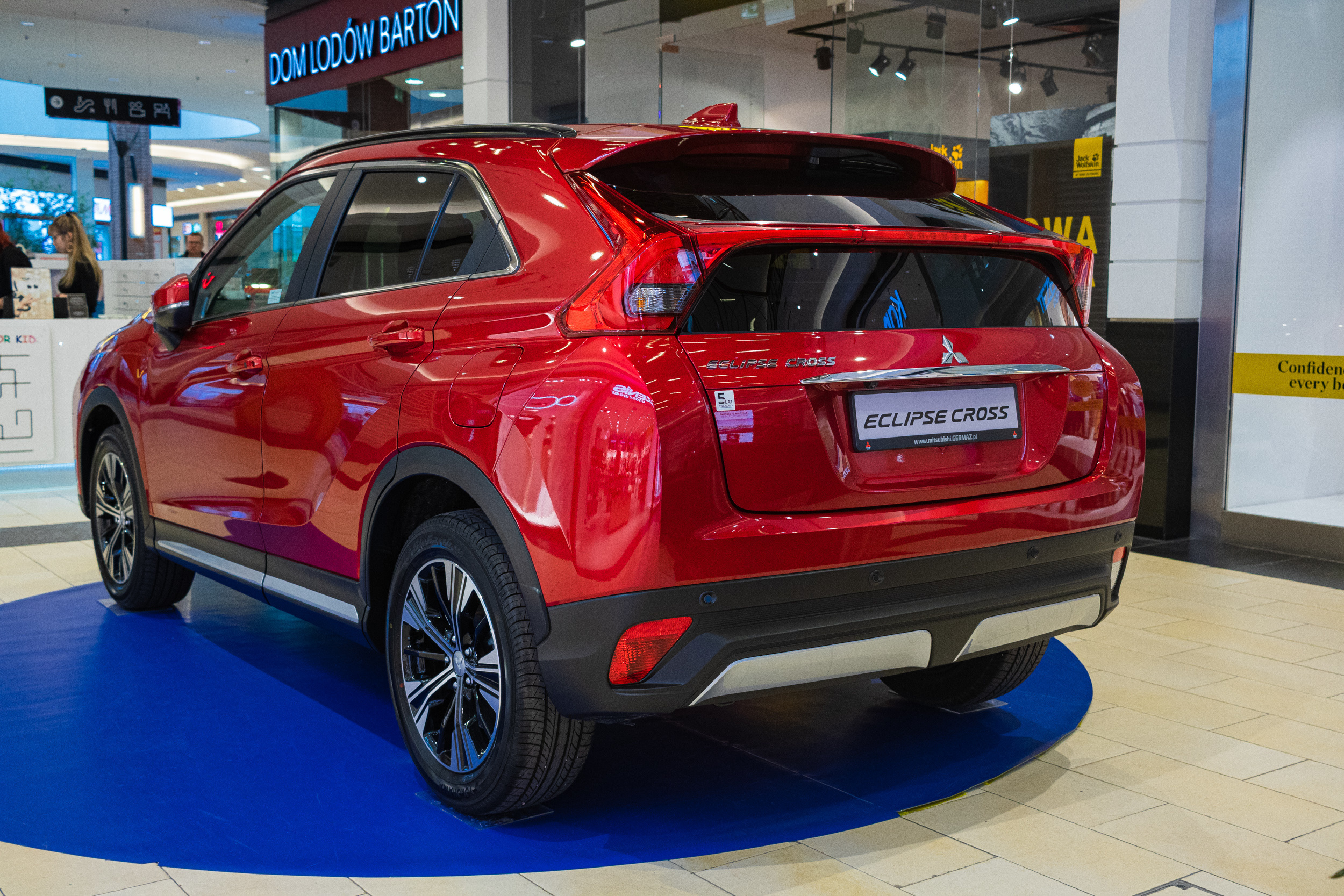 Wystawa aut, Magnolia park Wrocław. Dimitri Ilkov Photography — Capturing Life’s Moments in Edmonton, Cana