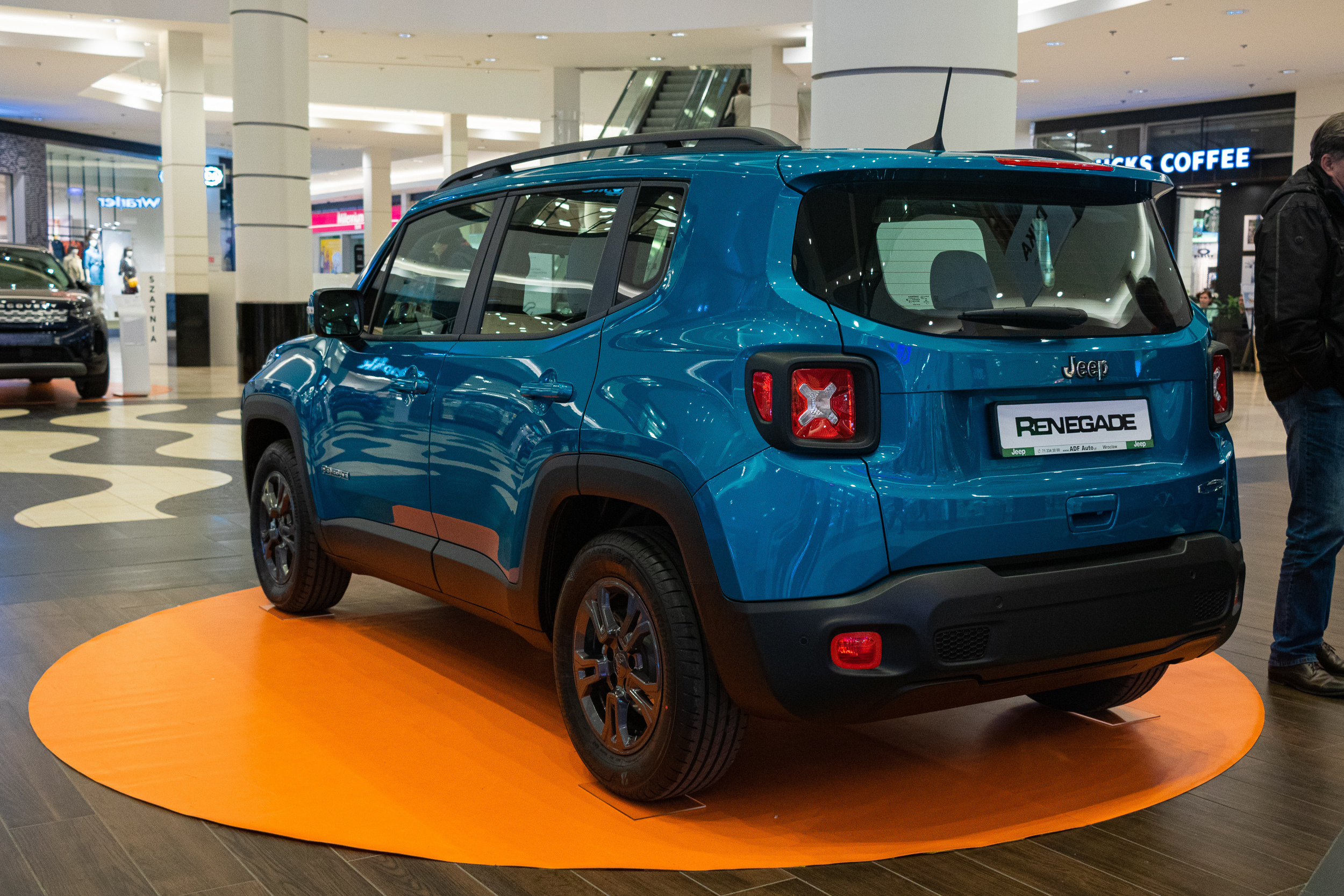 Wystawa aut, Magnolia park Wrocław. Dimitri Ilkov Photography — Capturing Life’s Moments in Edmonton, Cana