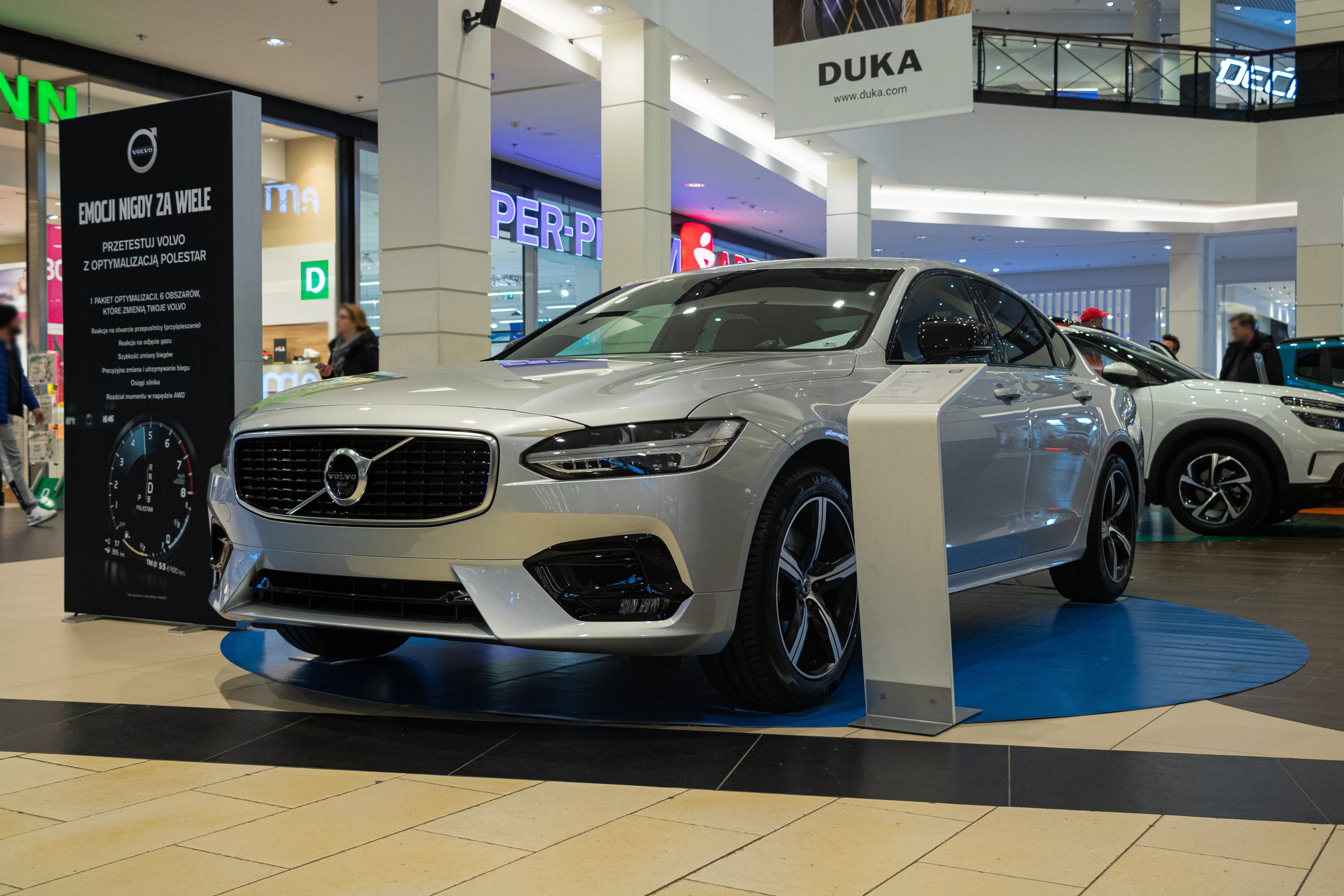 Wystawa aut, Magnolia park Wrocław. Dimitri Ilkov Photography — Capturing Life’s Moments in Edmonton, Cana