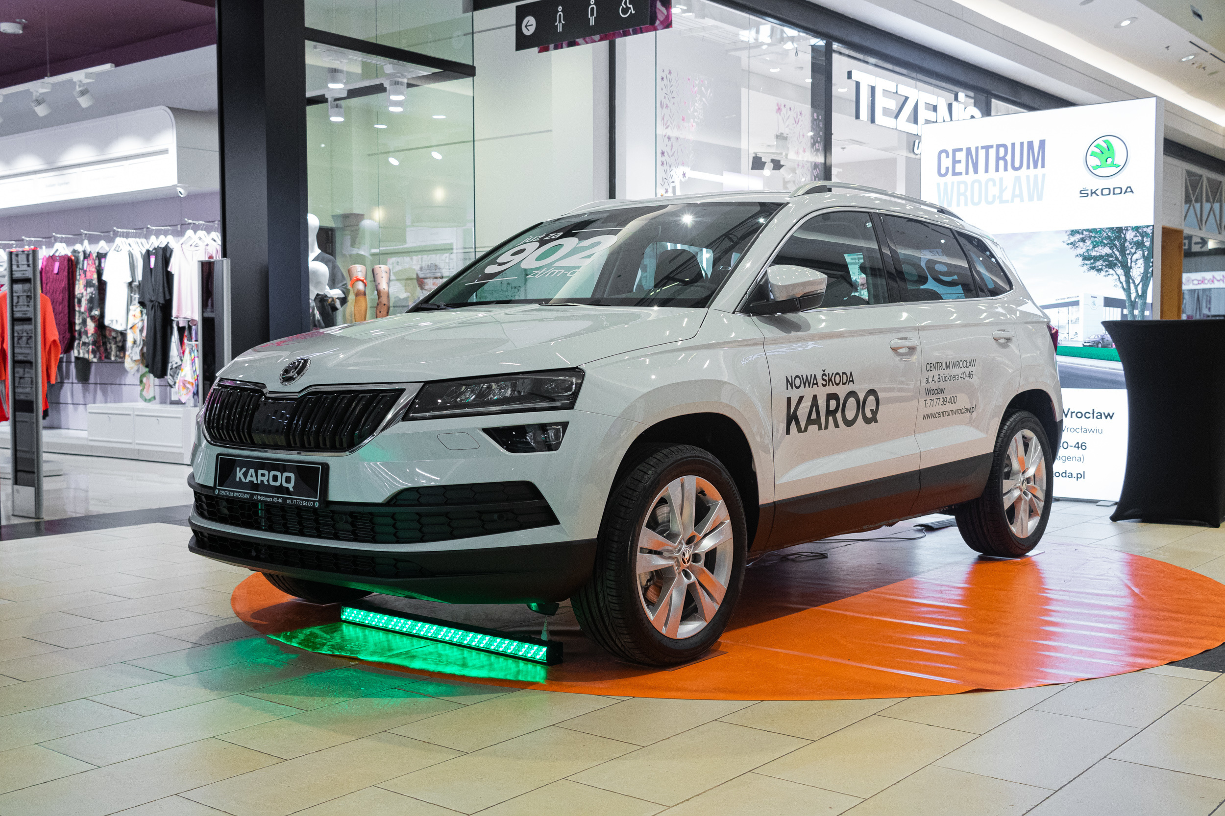 Wystawa aut, Magnolia park Wrocław. Dimitri Ilkov Photography — Capturing Life’s Moments in Edmonton, Cana