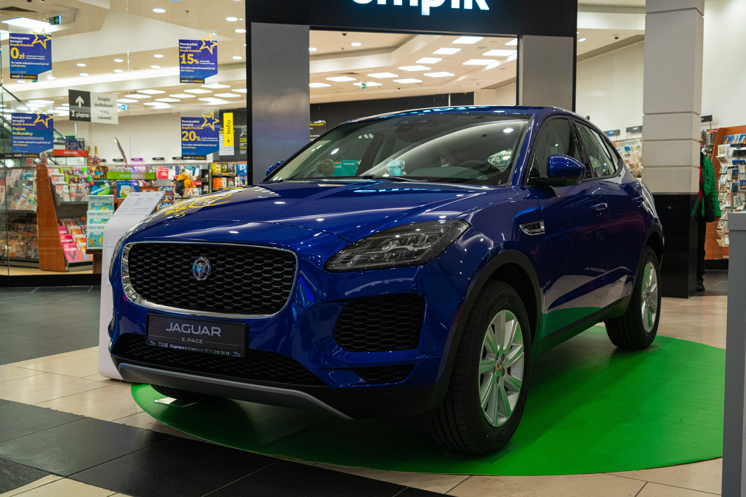 Wystawa aut, Magnolia park Wrocław. Dimitri Ilkov Photography — Capturing Life’s Moments in Edmonton, Cana