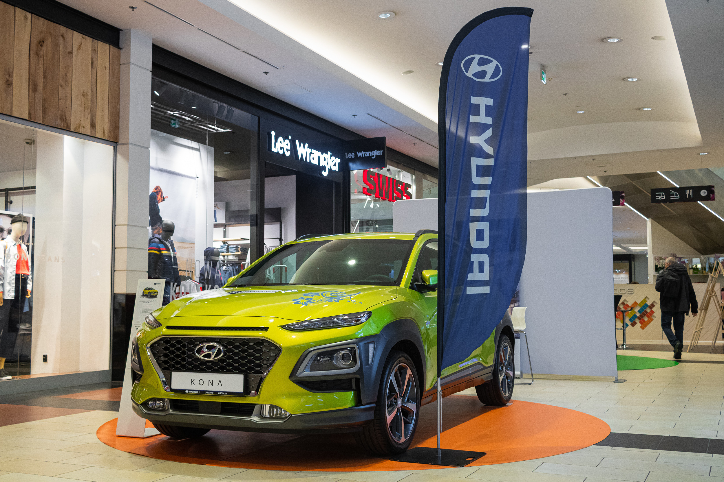 Wystawa aut, Magnolia park Wrocław. Dimitri Ilkov Photography — Capturing Life’s Moments in Edmonton, Cana