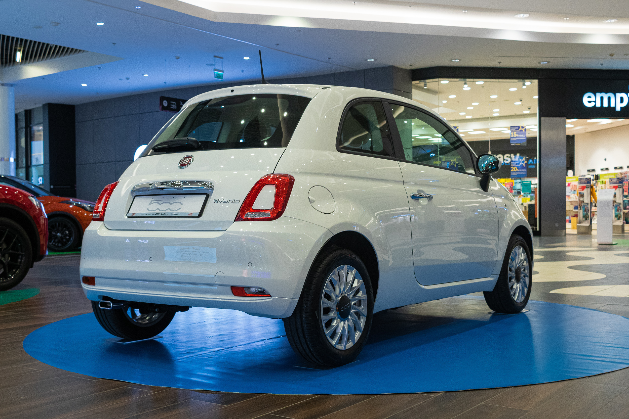 Wystawa aut, Magnolia park Wrocław. Dimitri Ilkov Photography — Capturing Life’s Moments in Edmonton, Cana