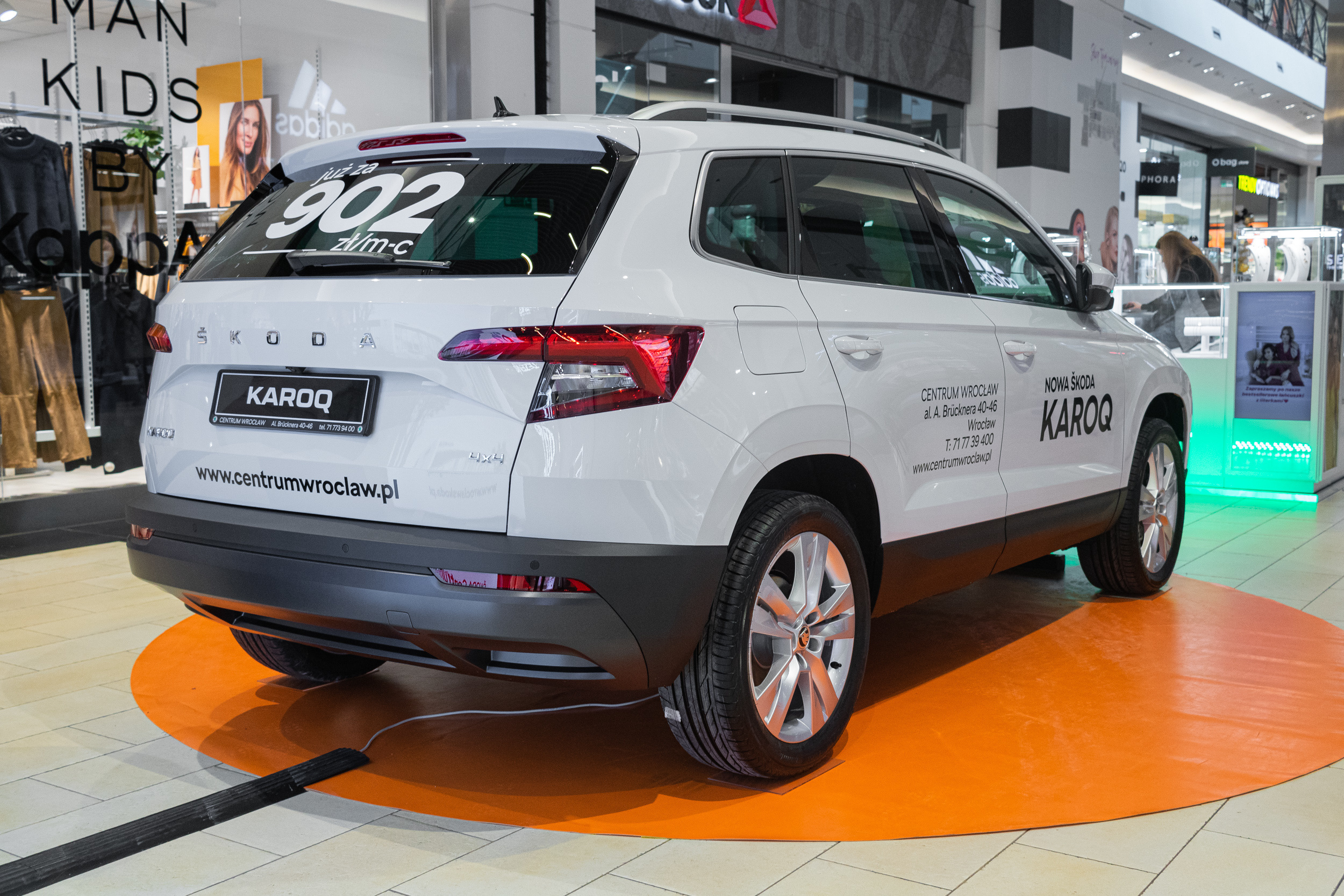 Wystawa aut, Magnolia park Wrocław. Dimitri Ilkov Photography — Capturing Life’s Moments in Edmonton, Cana