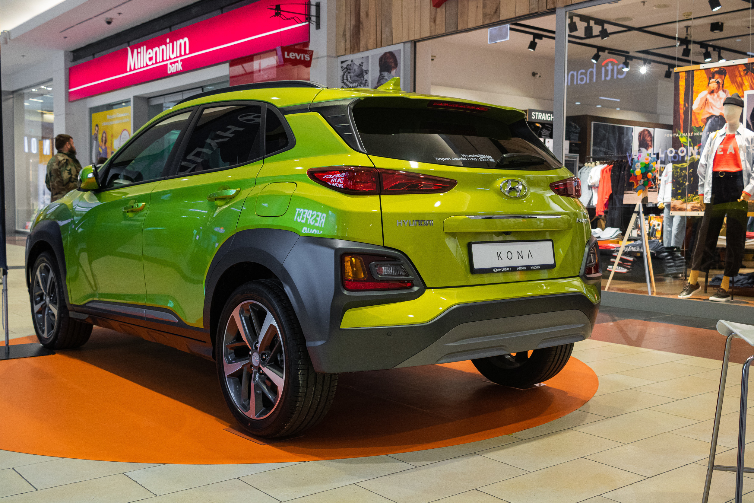 Wystawa aut, Magnolia park Wrocław. Dimitri Ilkov Photography — Capturing Life’s Moments in Edmonton, Cana