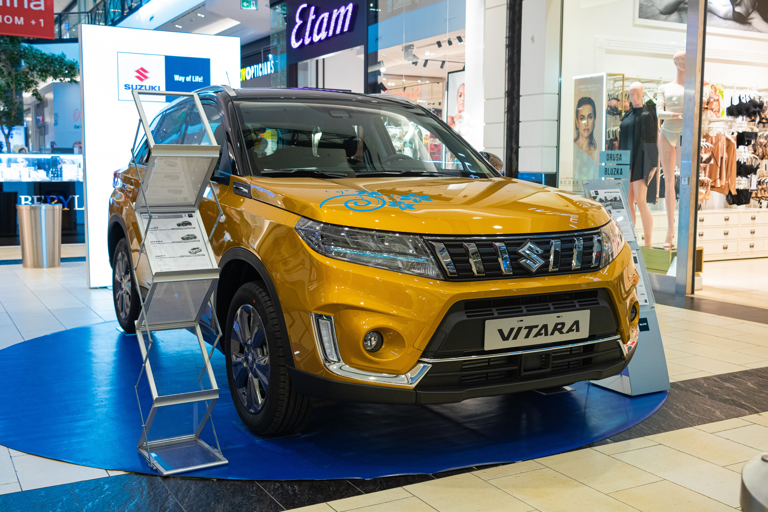 Wystawa aut, Magnolia park Wrocław. Dimitri Ilkov Photography — Capturing Life’s Moments in Edmonton, Cana