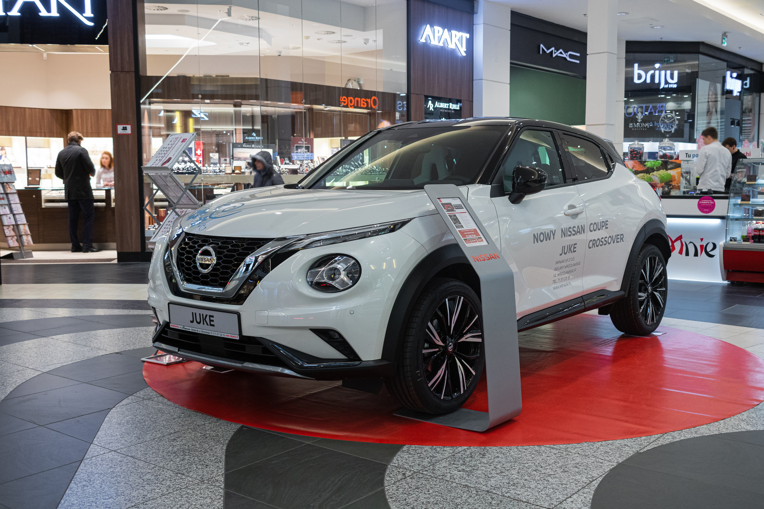 Wystawa aut, Magnolia park Wrocław. Dimitri Ilkov Photography — Capturing Life’s Moments in Edmonton, Cana