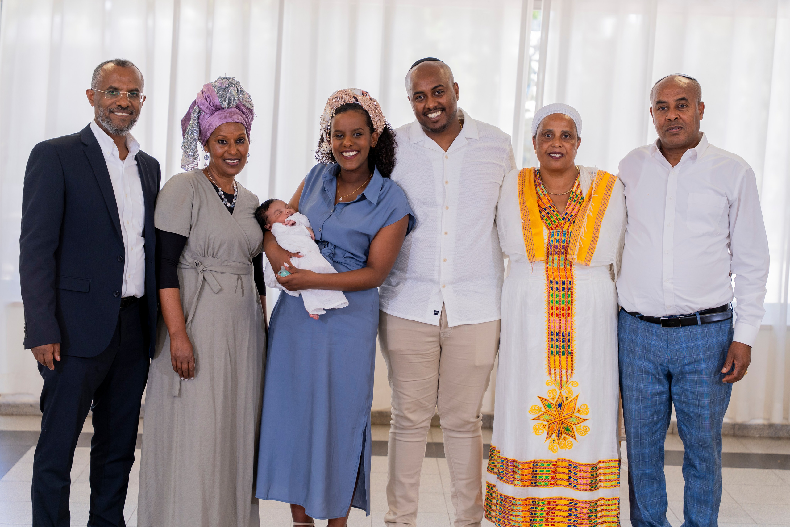 משפחת סלומון. יוסף מזרחי צילום חתונה, ברית וזוגיות. צלם מקצועי שאוהב להוציא אתכם הכי יפים ברגעים הכי מרגשים