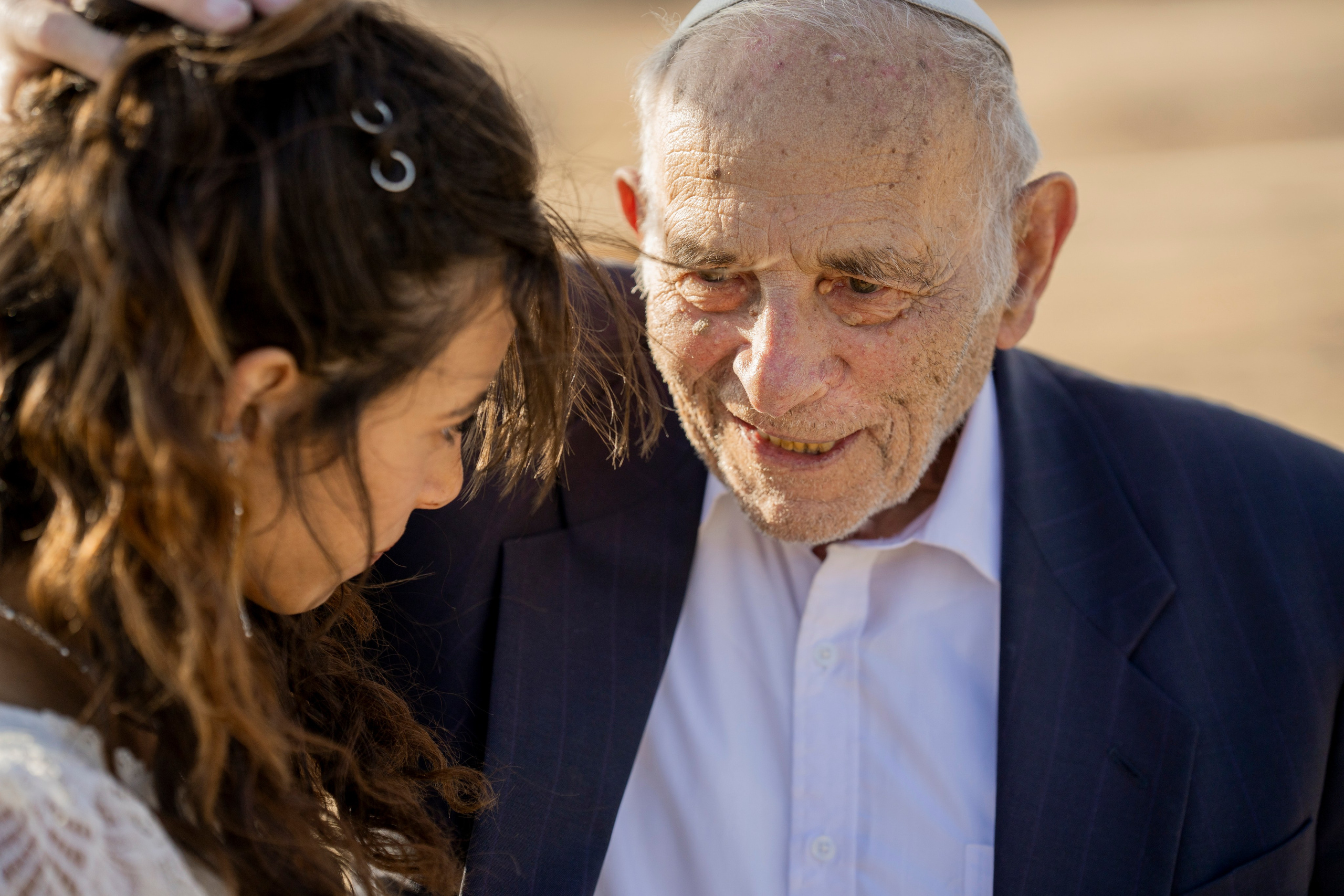 אביה ואחיה. יוסף מזרחי צילום חתונה, ברית וזוגיות. צלם מקצועי שאוהב להוציא אתכם הכי יפים ברגעים הכי מרגשים