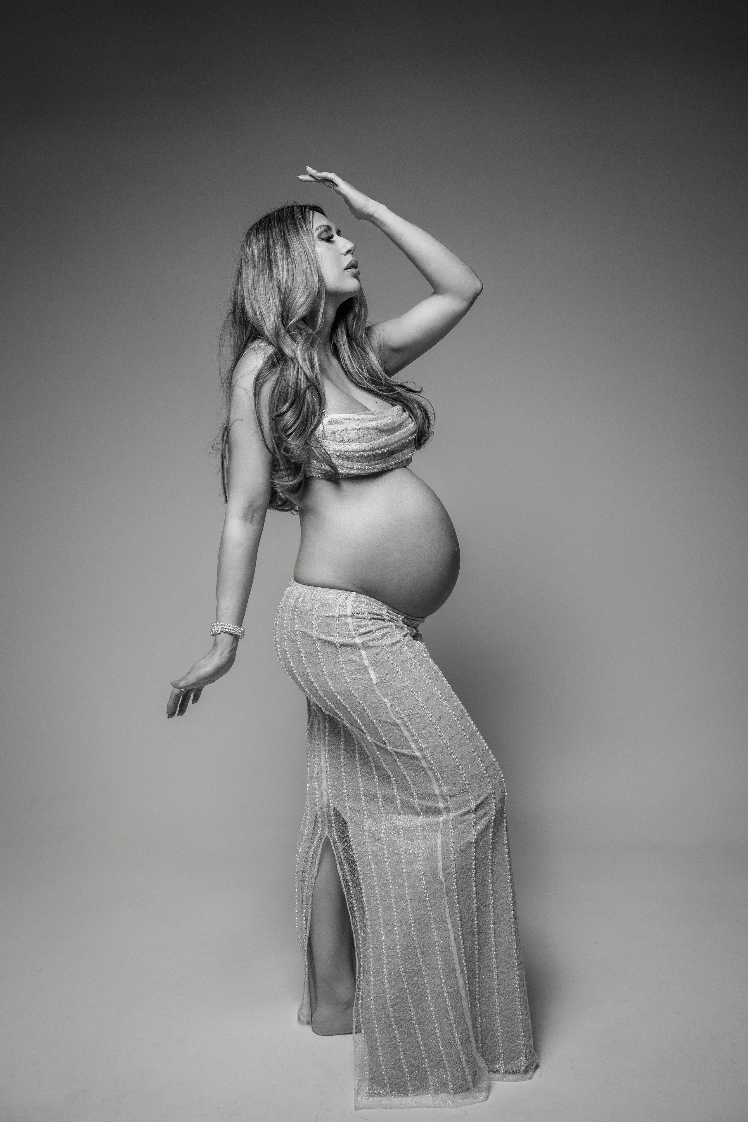 Elegant Maternity Photography – Artistic & Draped Fabric Studio Session. Alisa Tant — Family and newborn photographer Bucks County, Montgomery county, Philadelphia, NJ