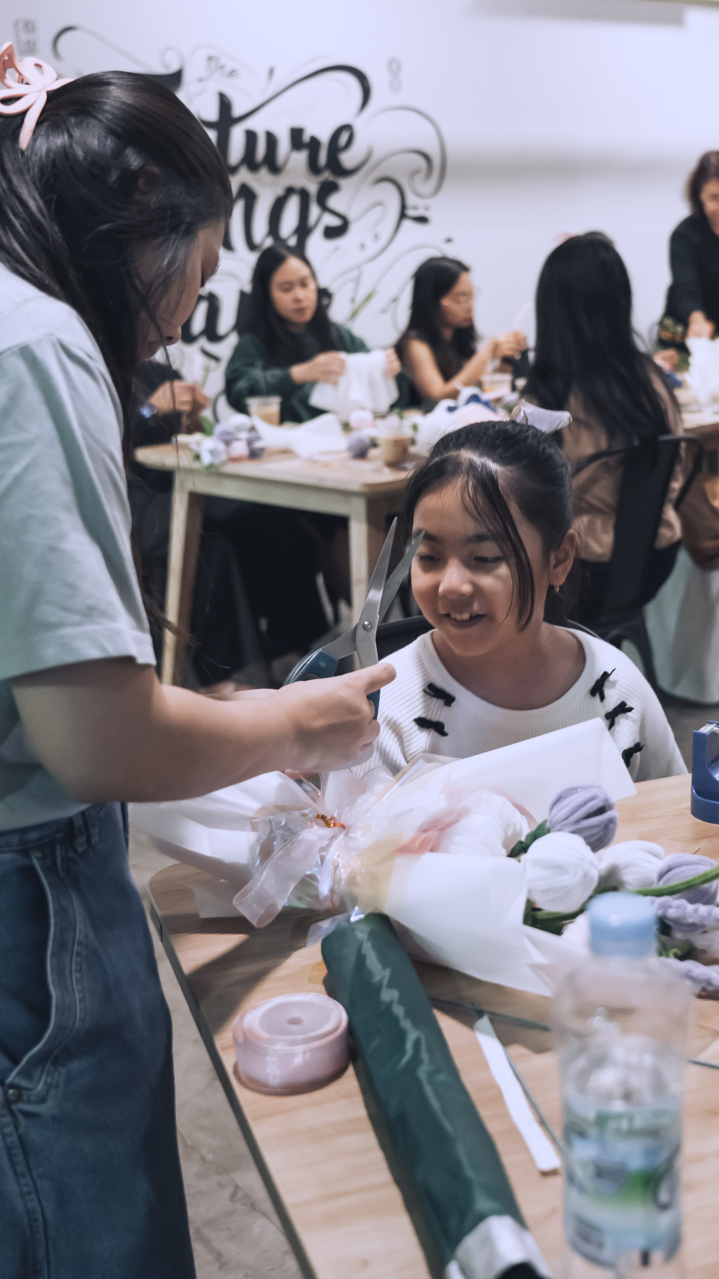 Pipe Cleaner Flower Workshop. Aro Salaka Event Photography