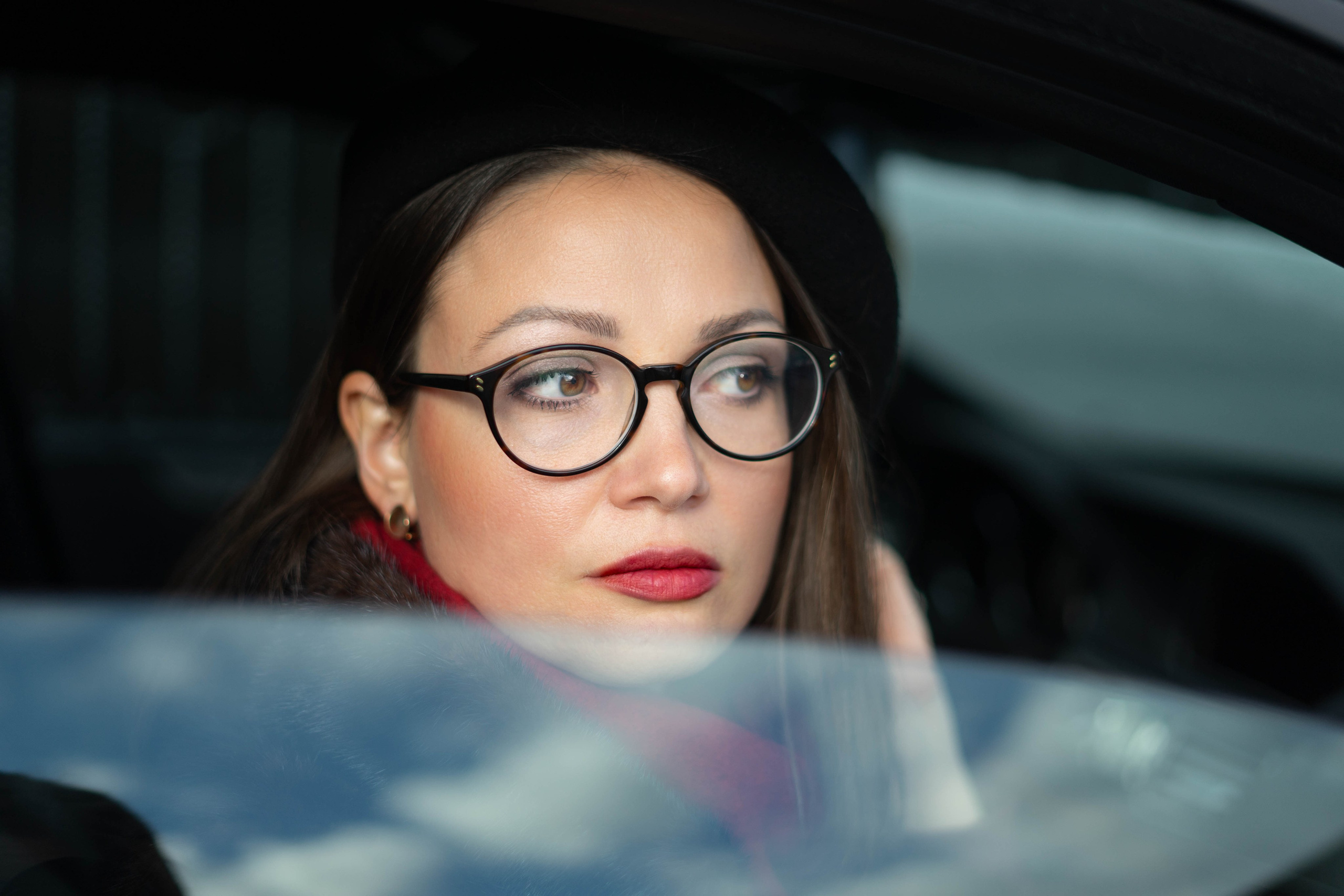 Dincolo de geam. Photographer Anna Iurii