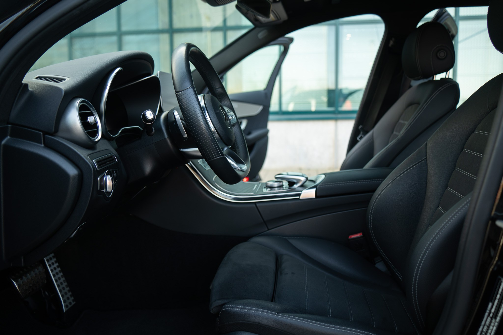 Mercedes-Benz C220 D 4MATIC. LOHA VISUALS — AUTOMOTIVE PHOTOGRAPHY