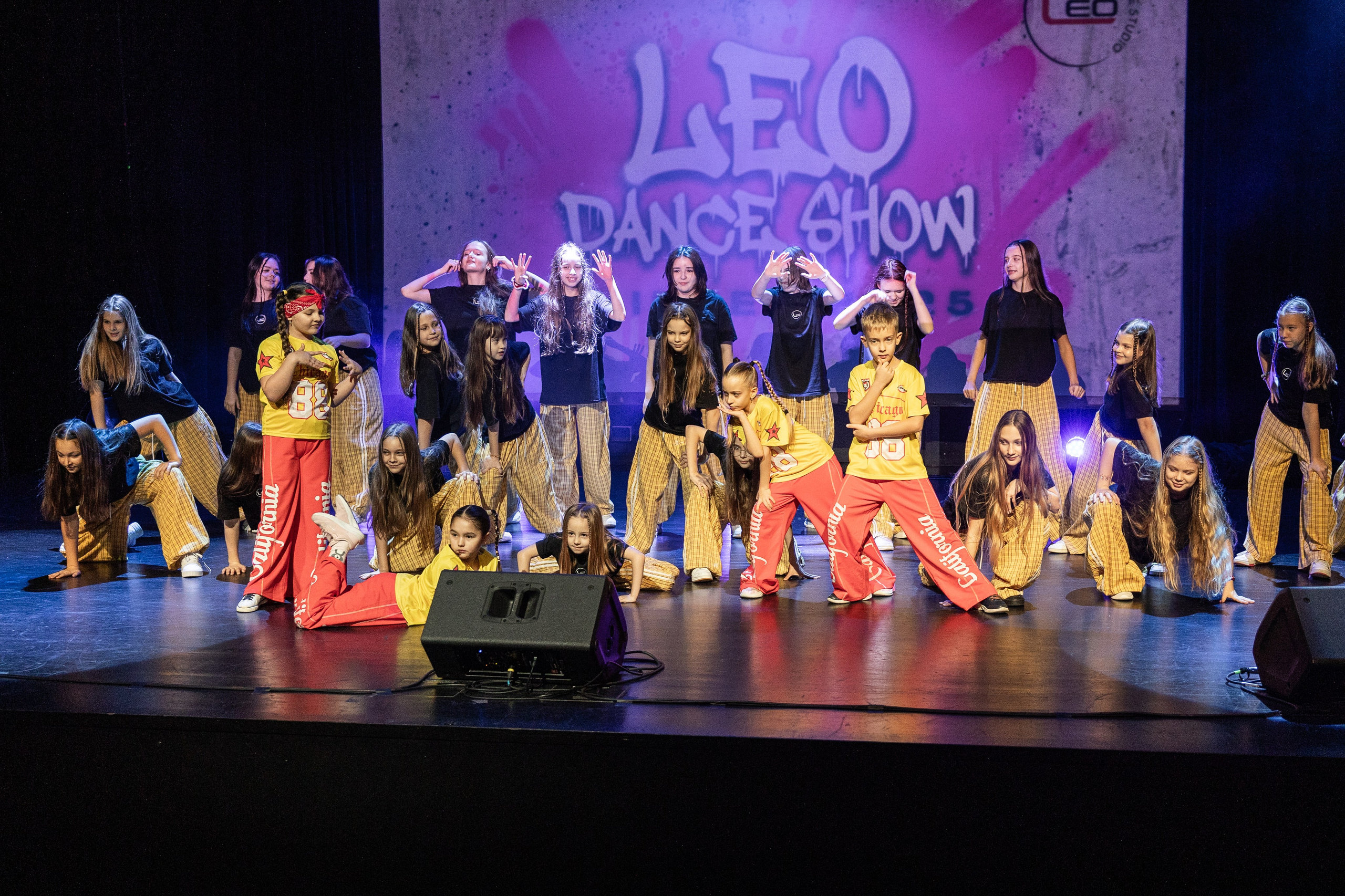 LEO DANCE SHOW WINTER 2025. Семейный и детский фотограф в Варшаве Мила Бобровская