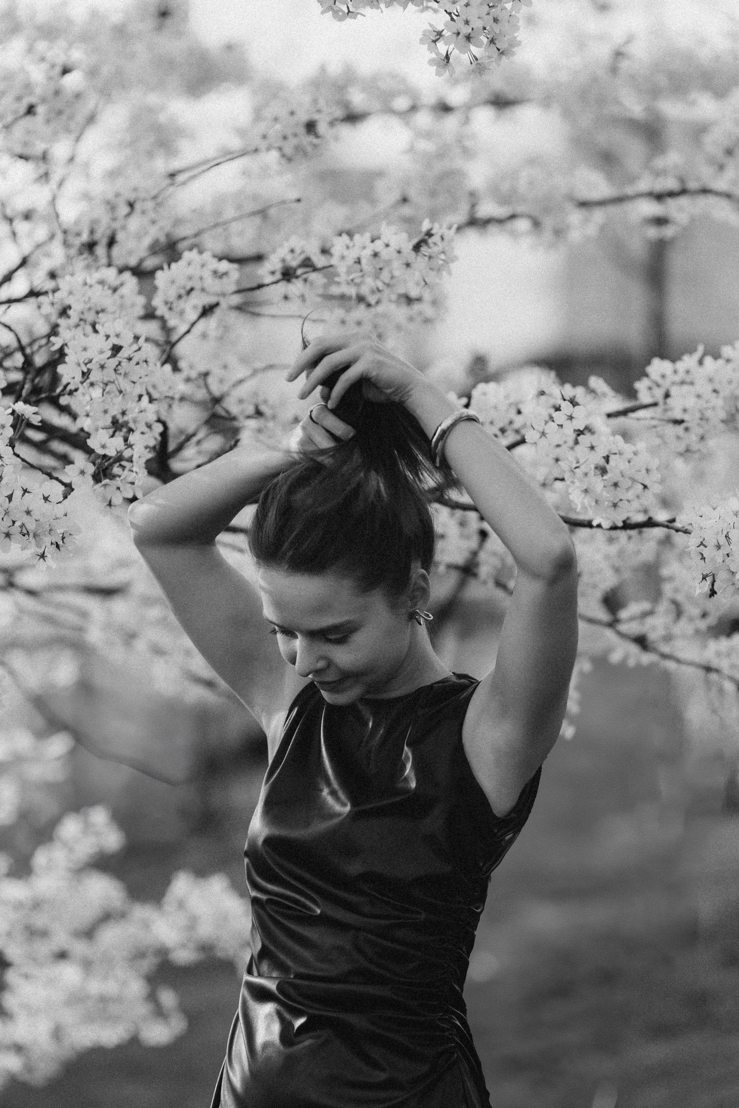 Прогулка Ольги в сакуре. Family photographer in Vilnuis Svetlana Naumova