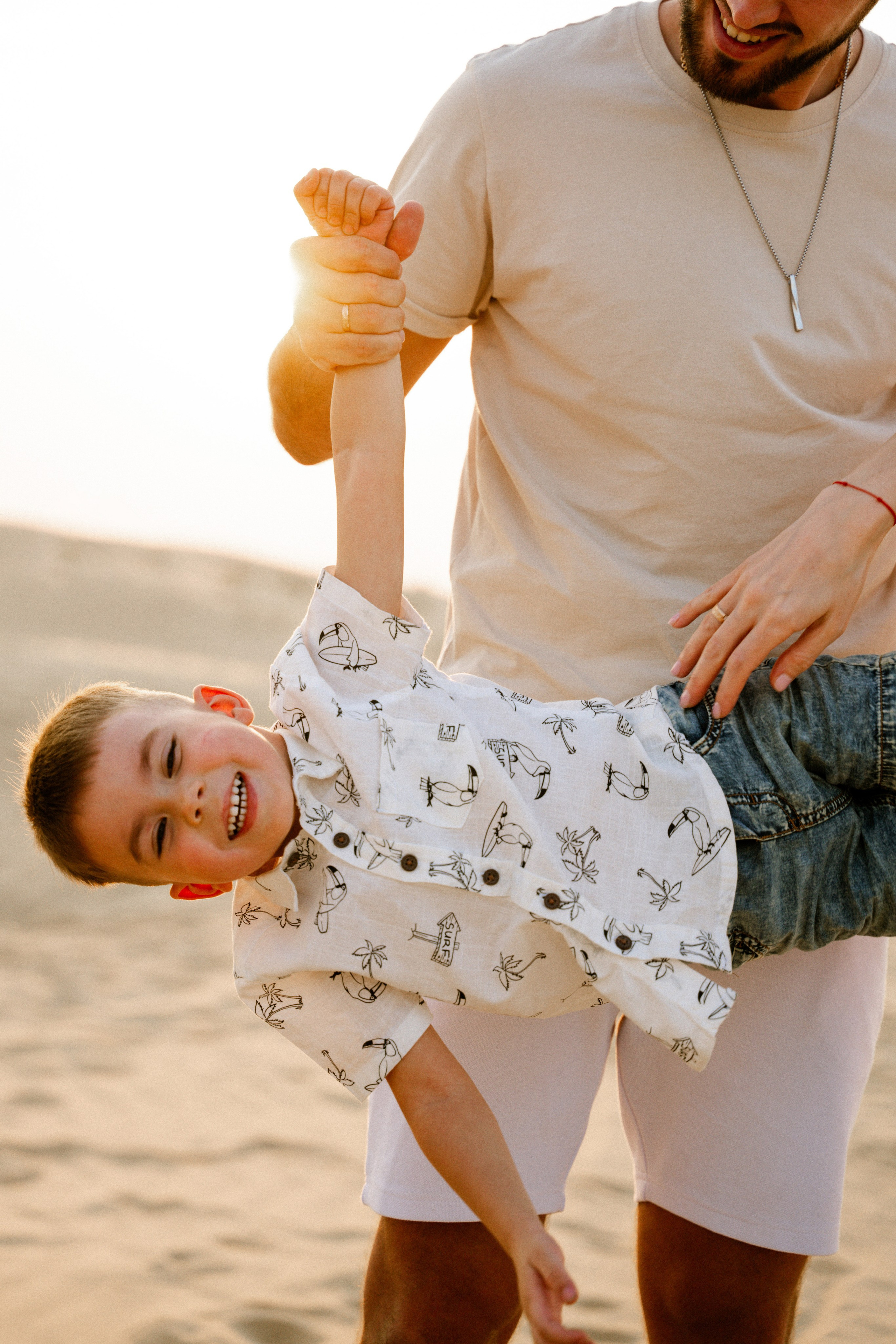 Desert play and fun. Angela Iakovleva — Family Photographer in Dubai
