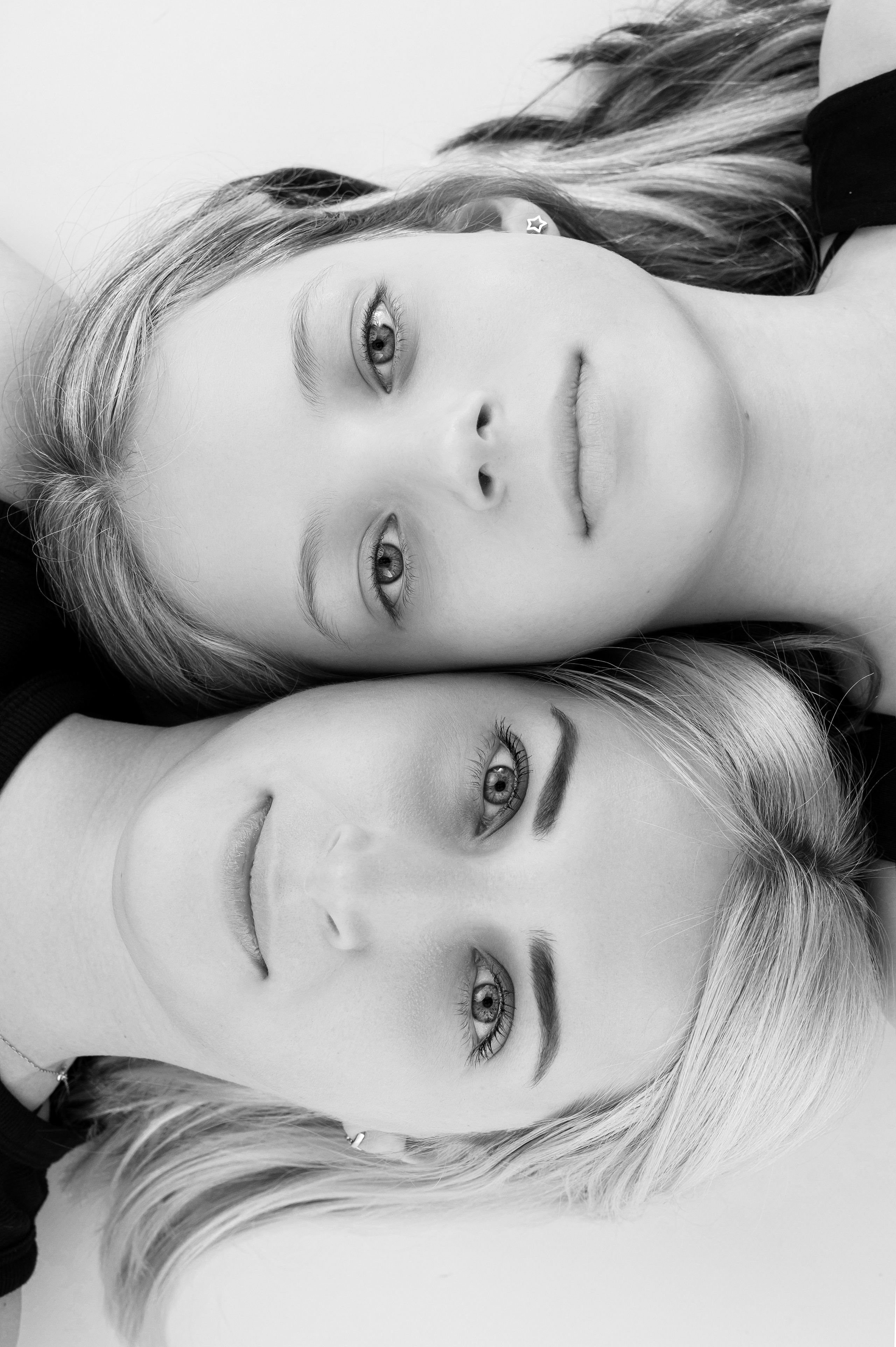 Анастасия и Каролина. Sākums