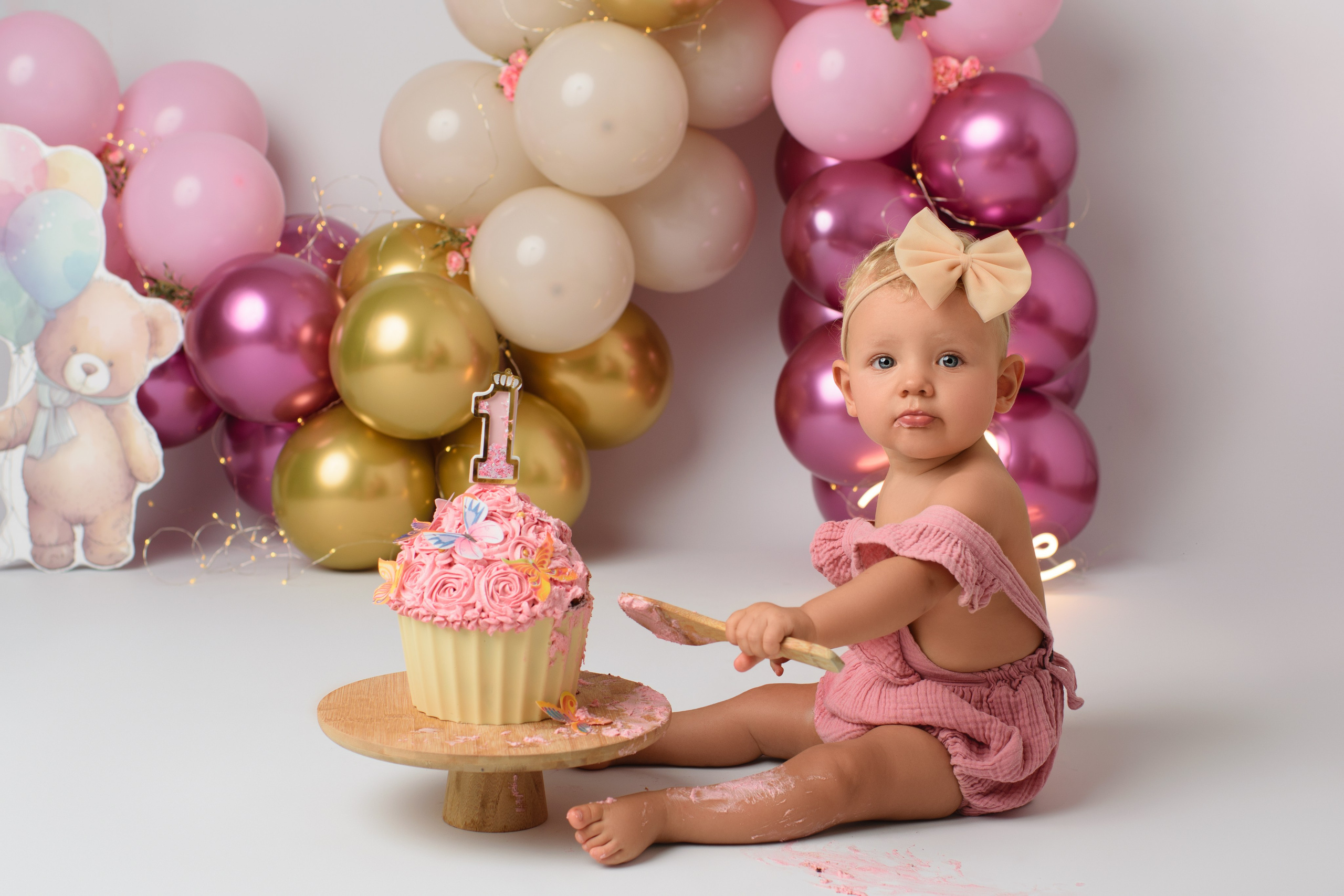 Cake Smash Fotoshooting zum ersten, zweiten Geburtstag. Neugeborene, Baby Fotografin in Düren (NRW) - Vitalina Unruh