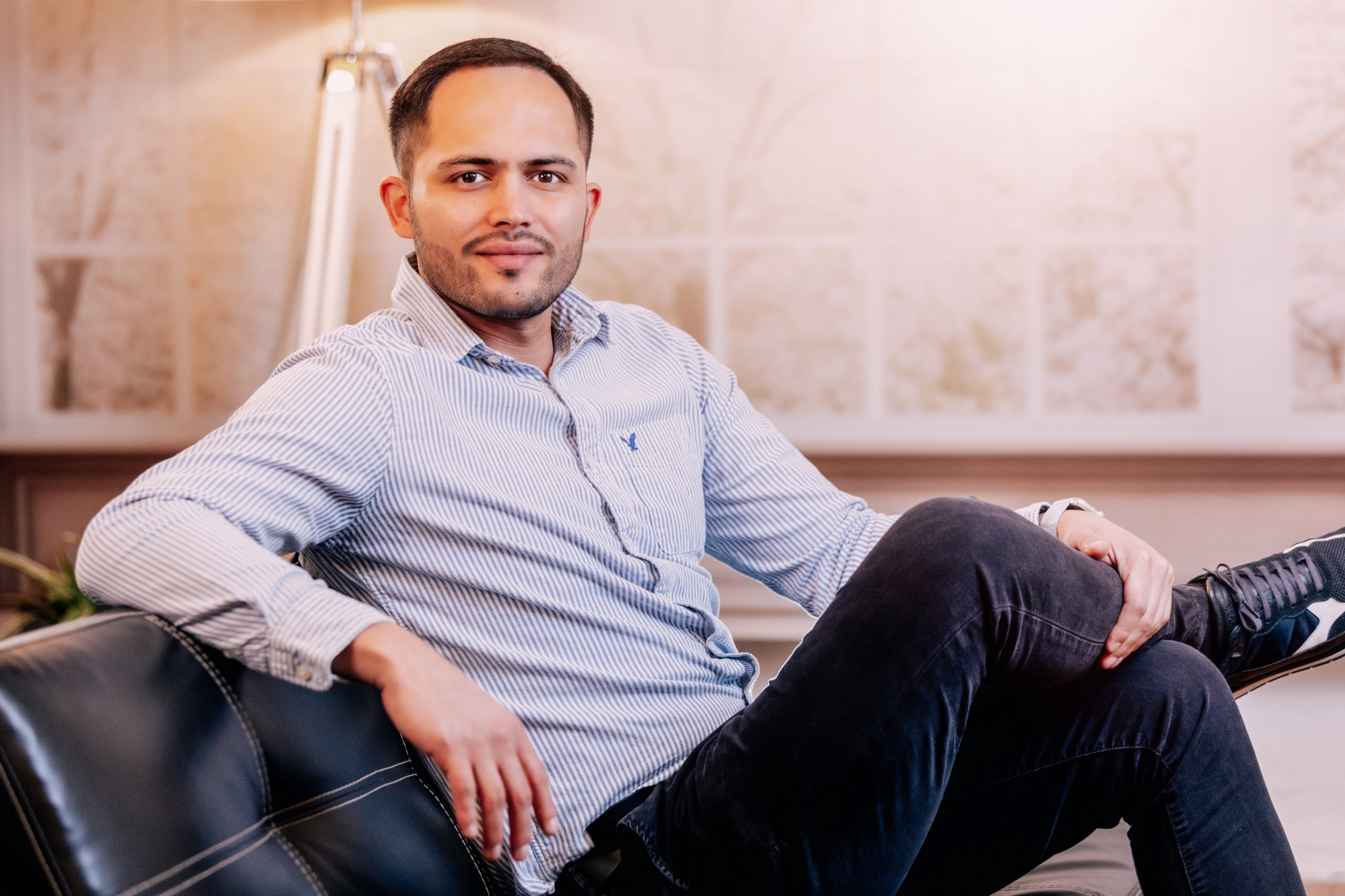 POSLOVNI PORTRETI. Fotografi iz Backog Petrovca David i Andrea Stojanovic