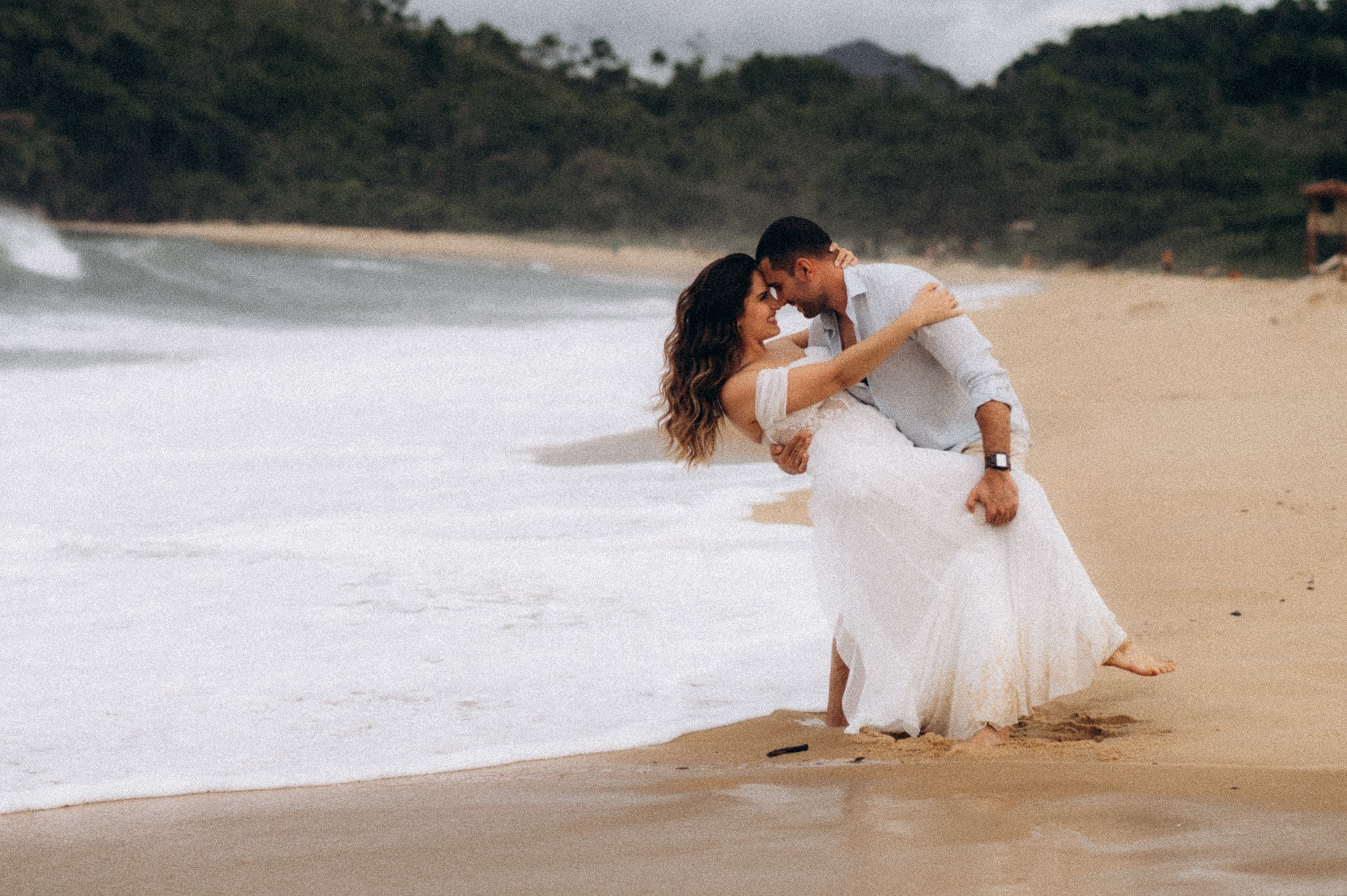Samantha & Juliano | Ensaio de Casal na Praia de Ubatuba