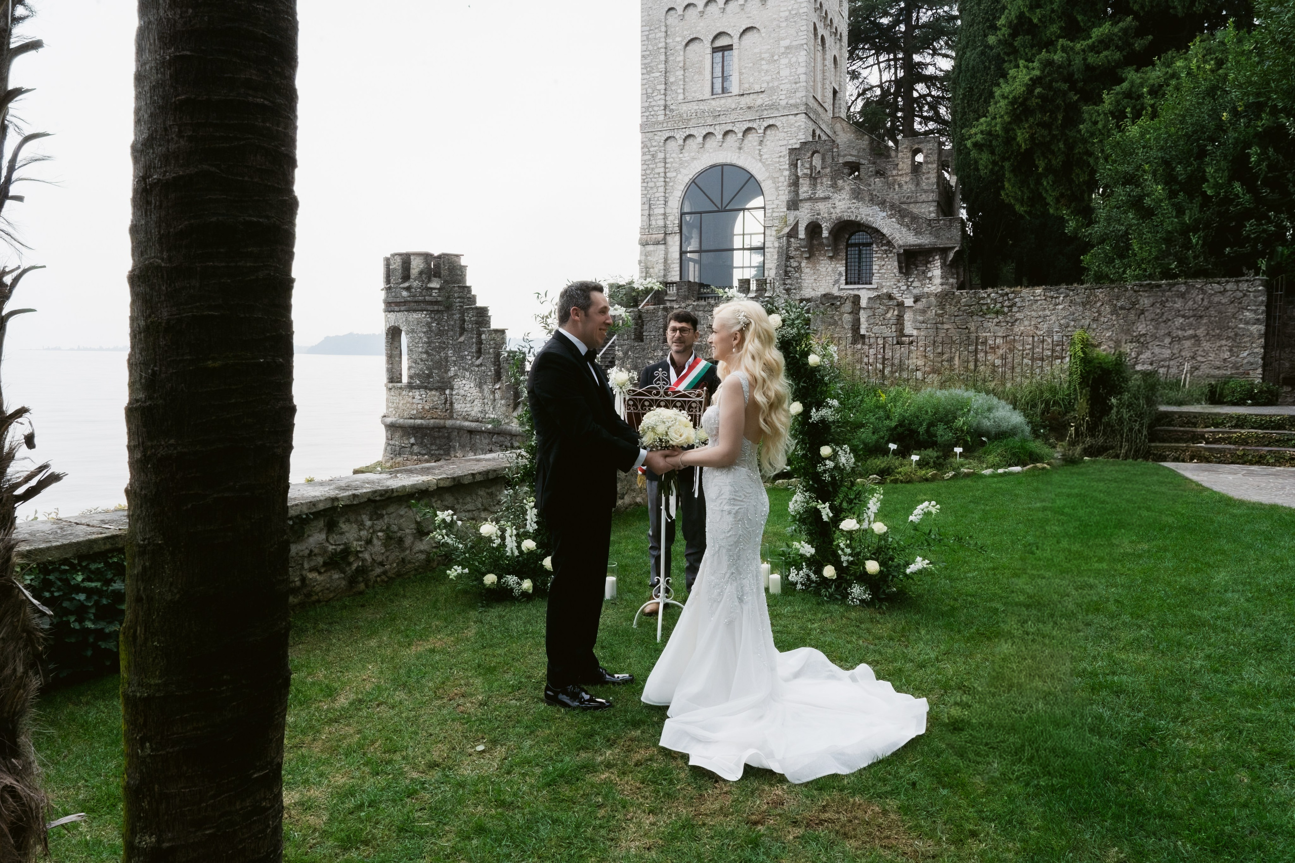 LINDSEY AND ROBERT _LAKE GARDA. PHOTOGRAPHER IN ITALY