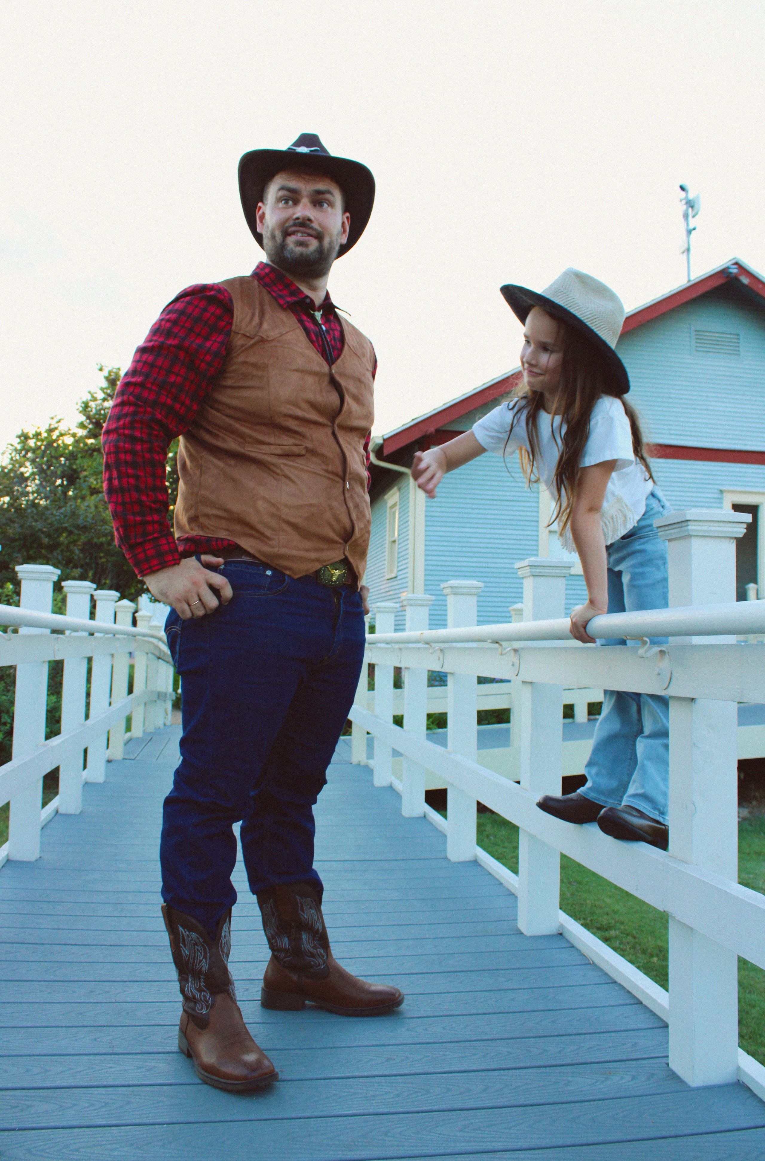 Texas Countryside Family Photoshoot in Cowboy Style. Lana Petrychenko — Portrait & Family Photographer. Valencia, Spain