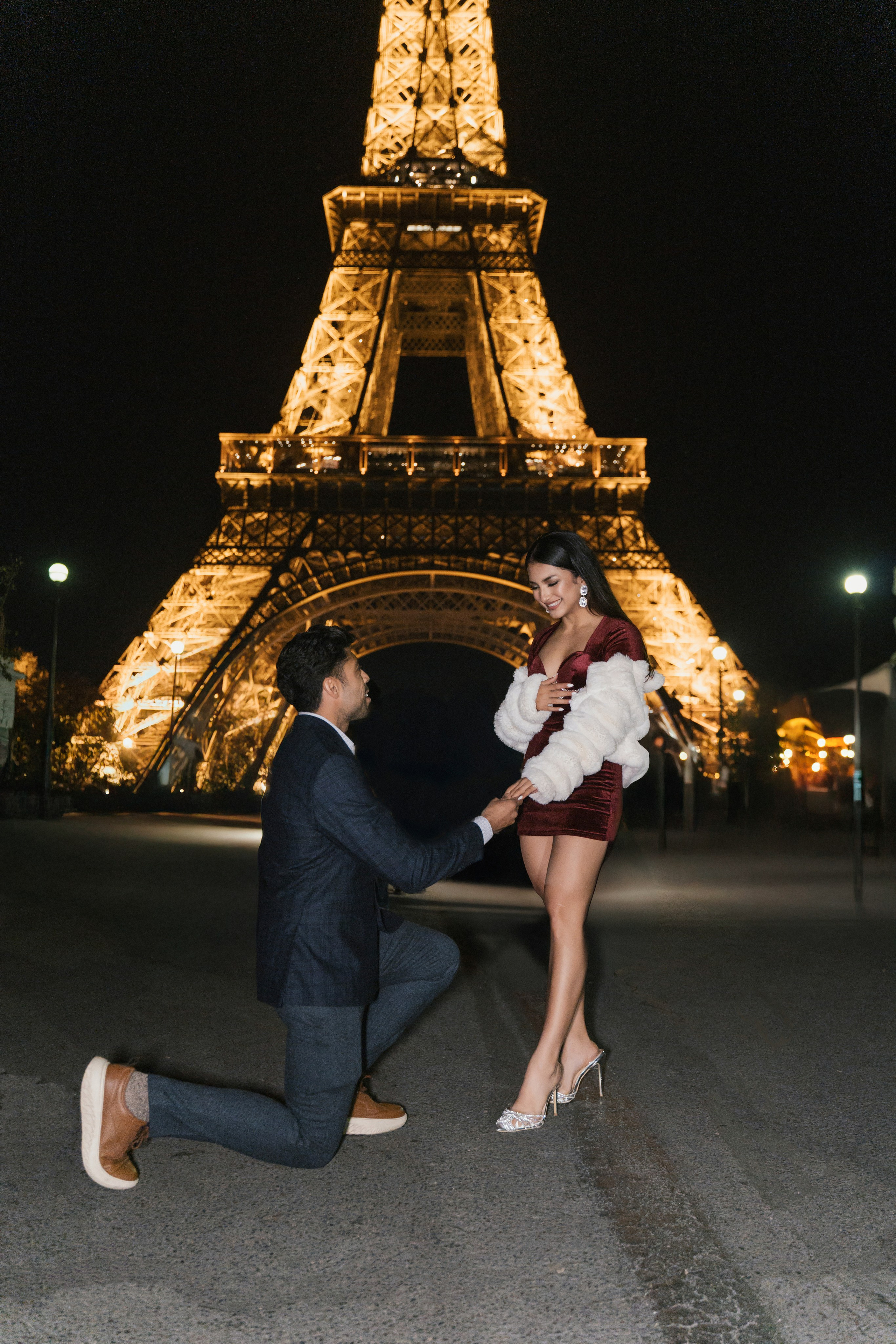 Night time. Photographer in Paris Yulia Shkadina | Couples, engagement, pre-wedding, individual photo-shoots in Paris at the best locations
