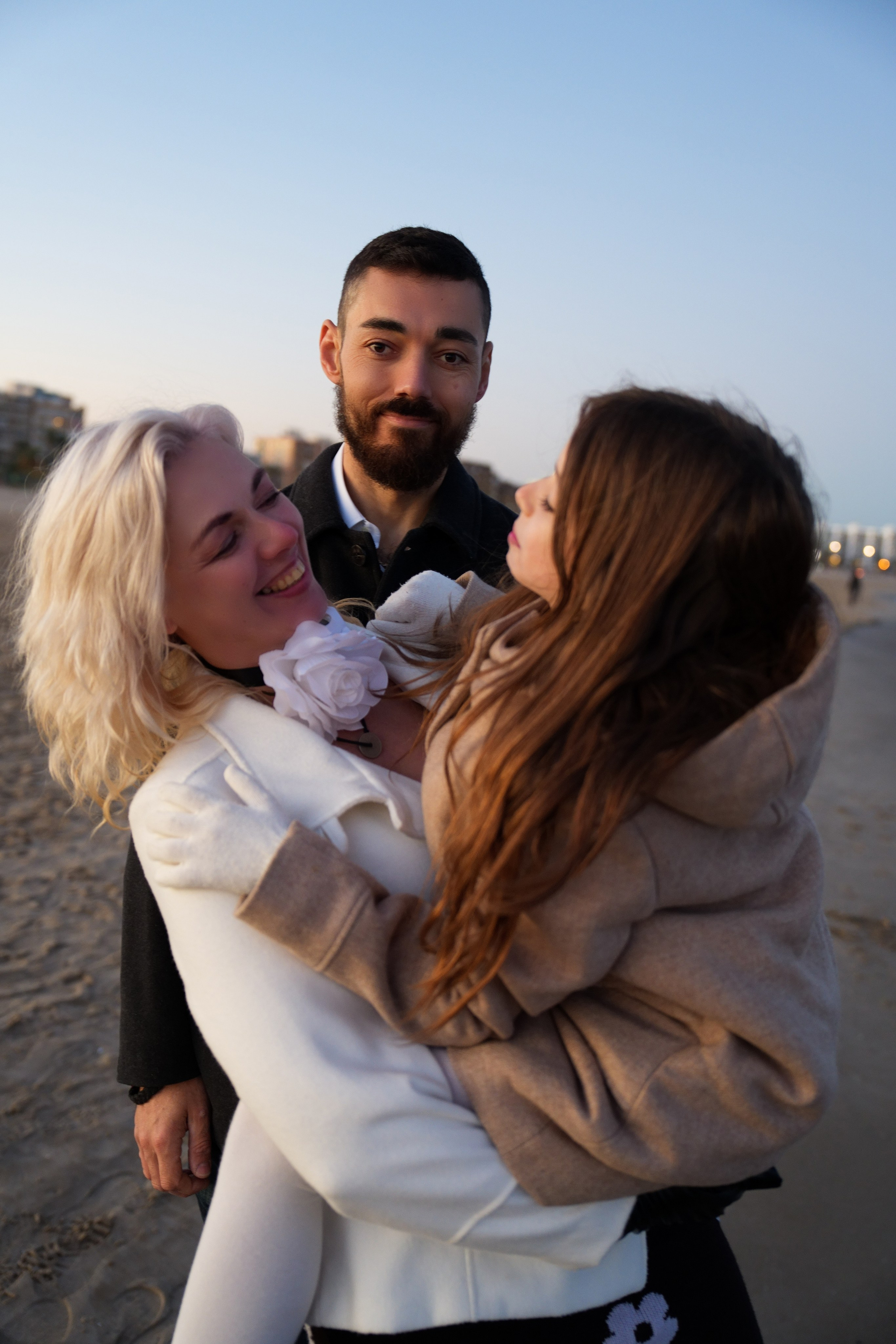 OLENA Y VASY. Fotógrafa Olena Petryk. Realizo sesiones de fotos en Puerto de Sagunto