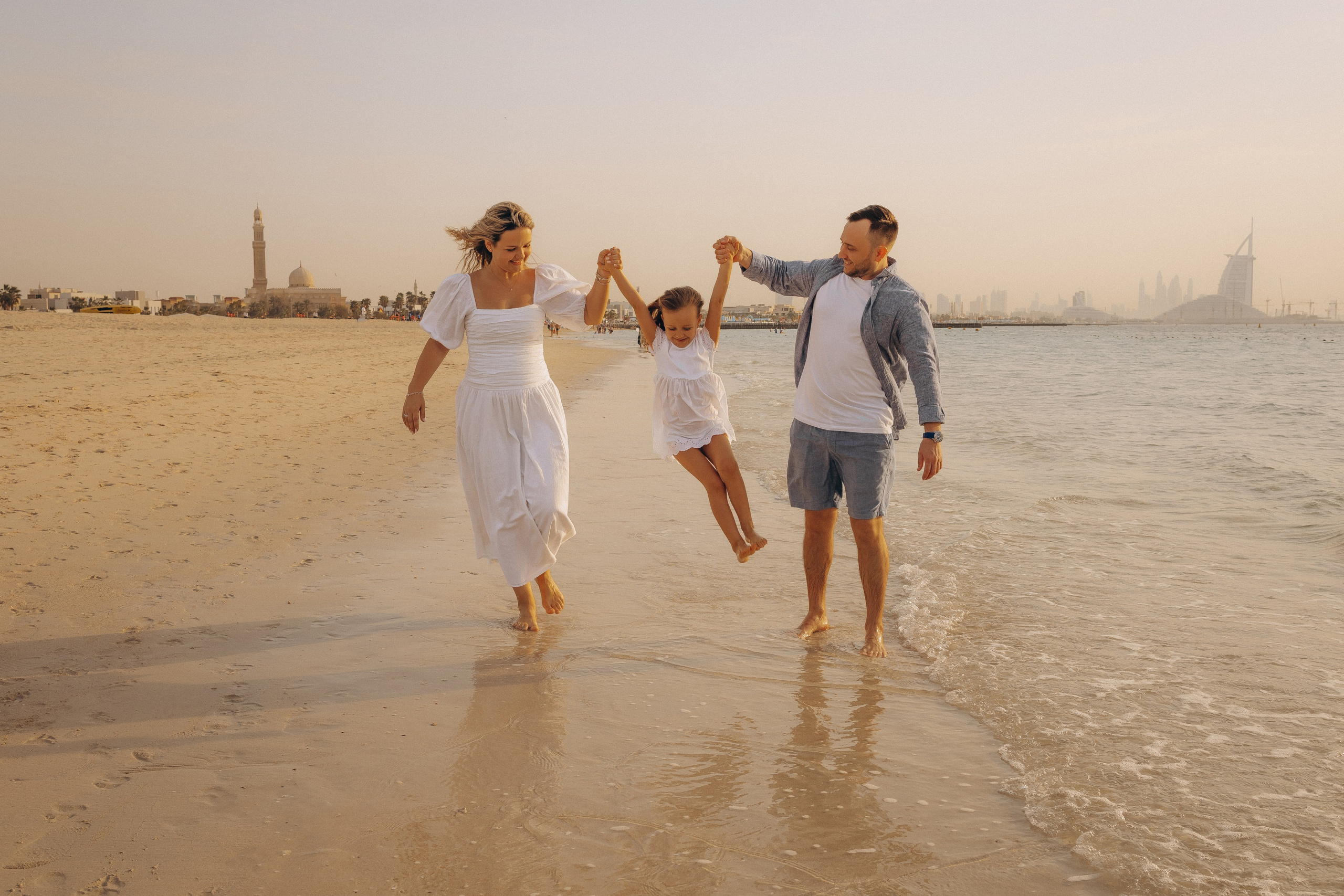 Golden hour family. Birth, Family, Newborn photographer in Dubai| Eliza Baitikova