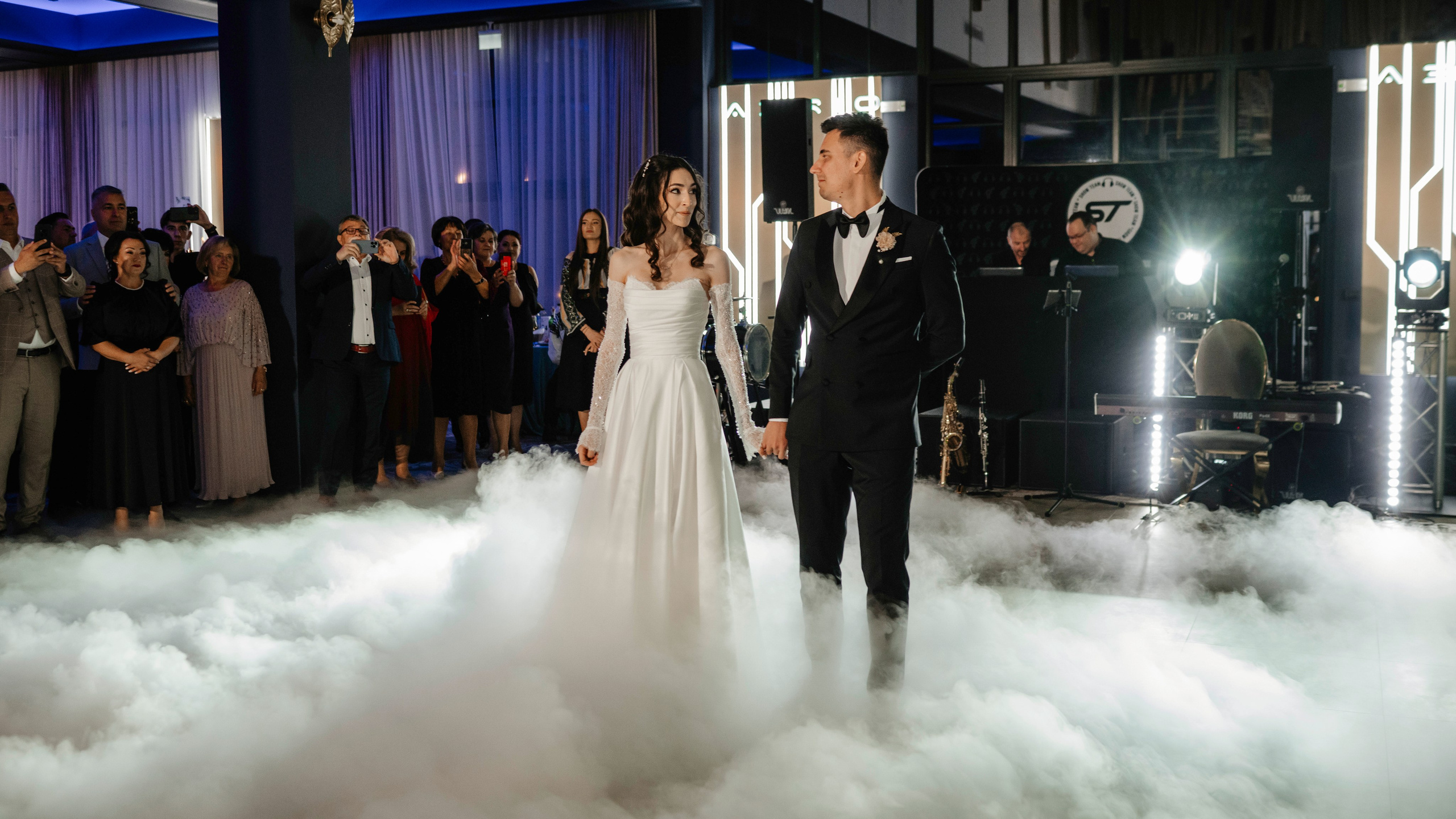 🤎 I o a n a  & D a n i e l — Wedding Day Preview. Wedding & Family Photographer